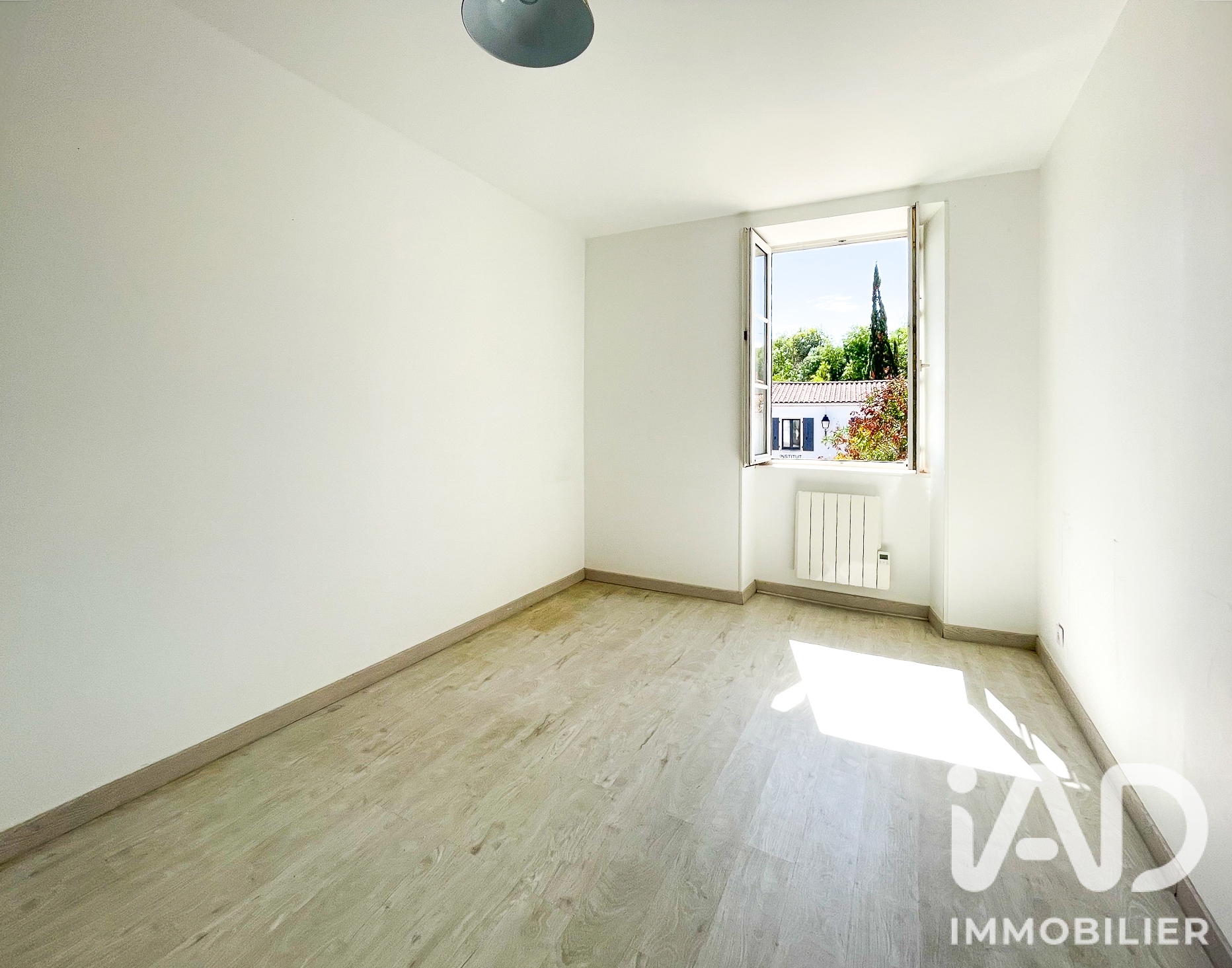 Vente maison à Salles-sur-Mer (17220) : maison de village 4 pièces 118 m² - 2104848 — 8