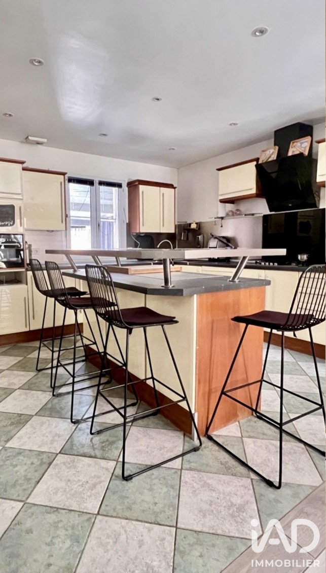 Vente maison à Saint-Maximin-la-Sainte-Baume (83470) : maison traditionnelle 6 pièces 123 m² - 2110255 — 8