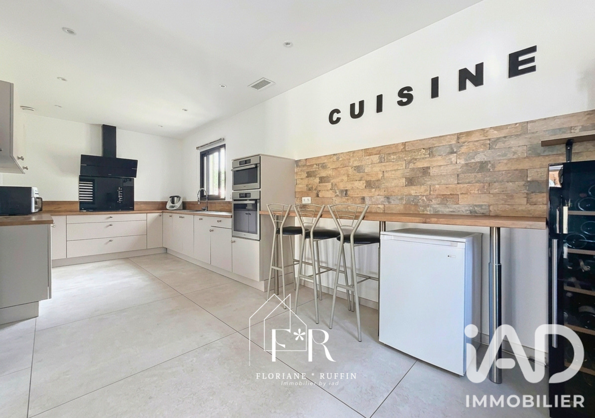 Vente maison à Morières-lès-Avignon (84310) : maison 6 pièces 159 m² - 2106890 — 8