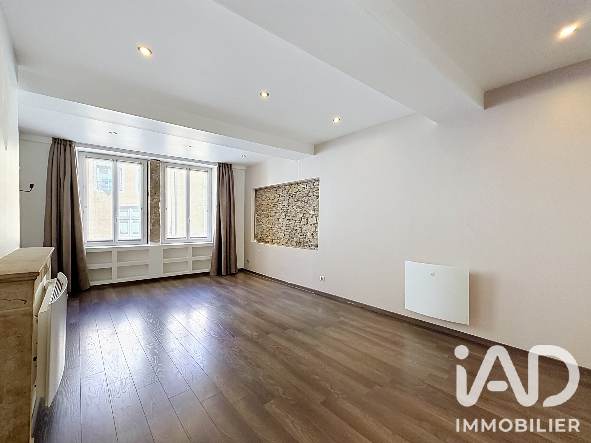 Vente appartement à Crémieu (38460) : appartement 4 pièces 143 m² - 2102721 — 4
