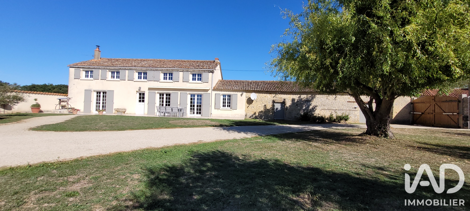 Maison à vendre à Airvault — 239 000 € — IAD France