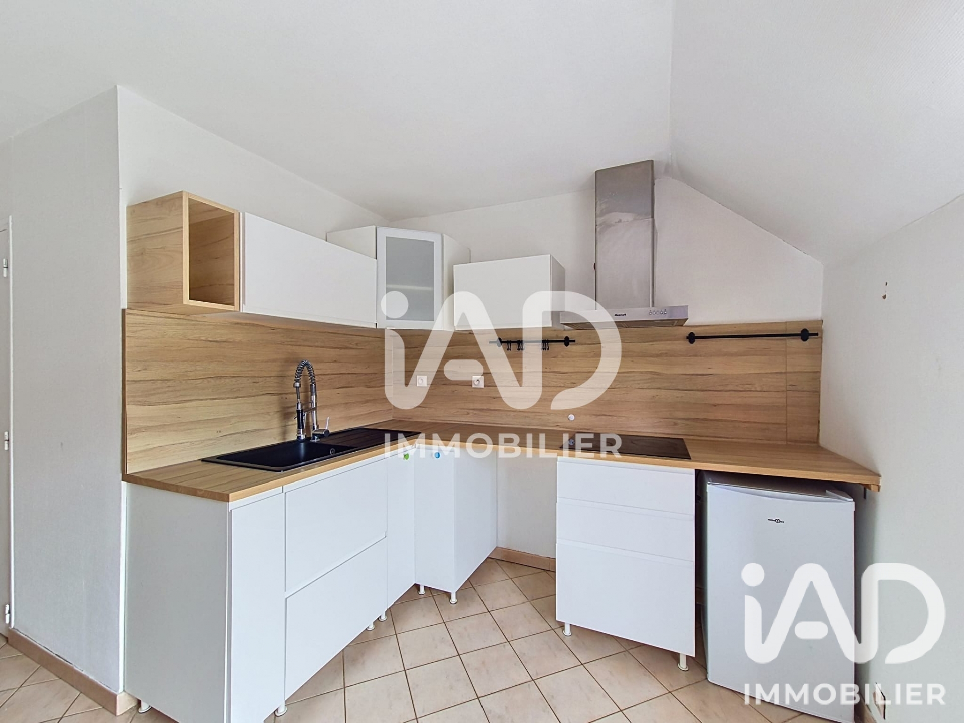 Vente appartement à Corbeil-Essonnes (91100) : appartement 2 pièces 55 m² - 2108702 — 4