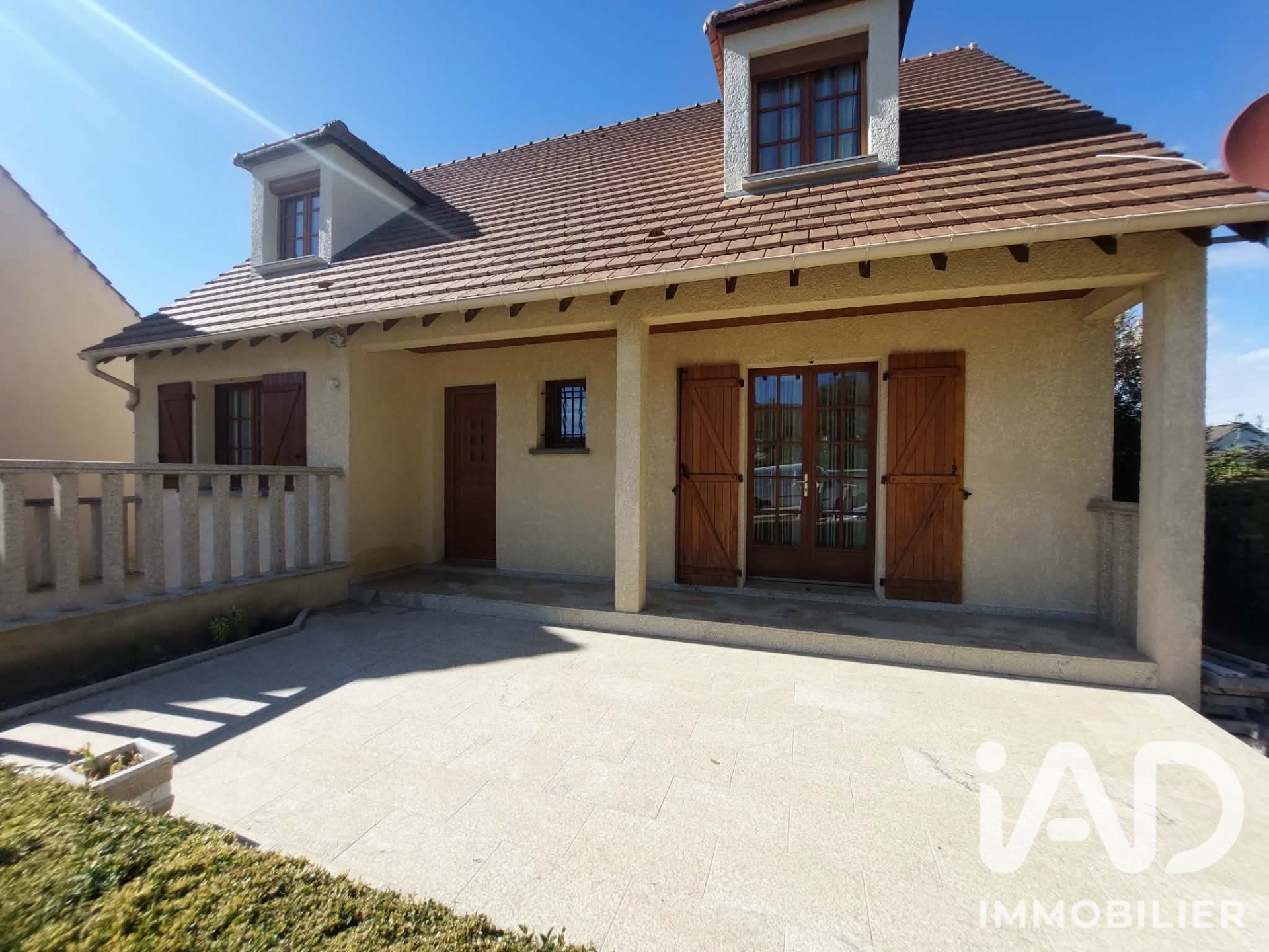 Maison à vendre à La Chapelle-la-Reine — 362 000 € — IAD France