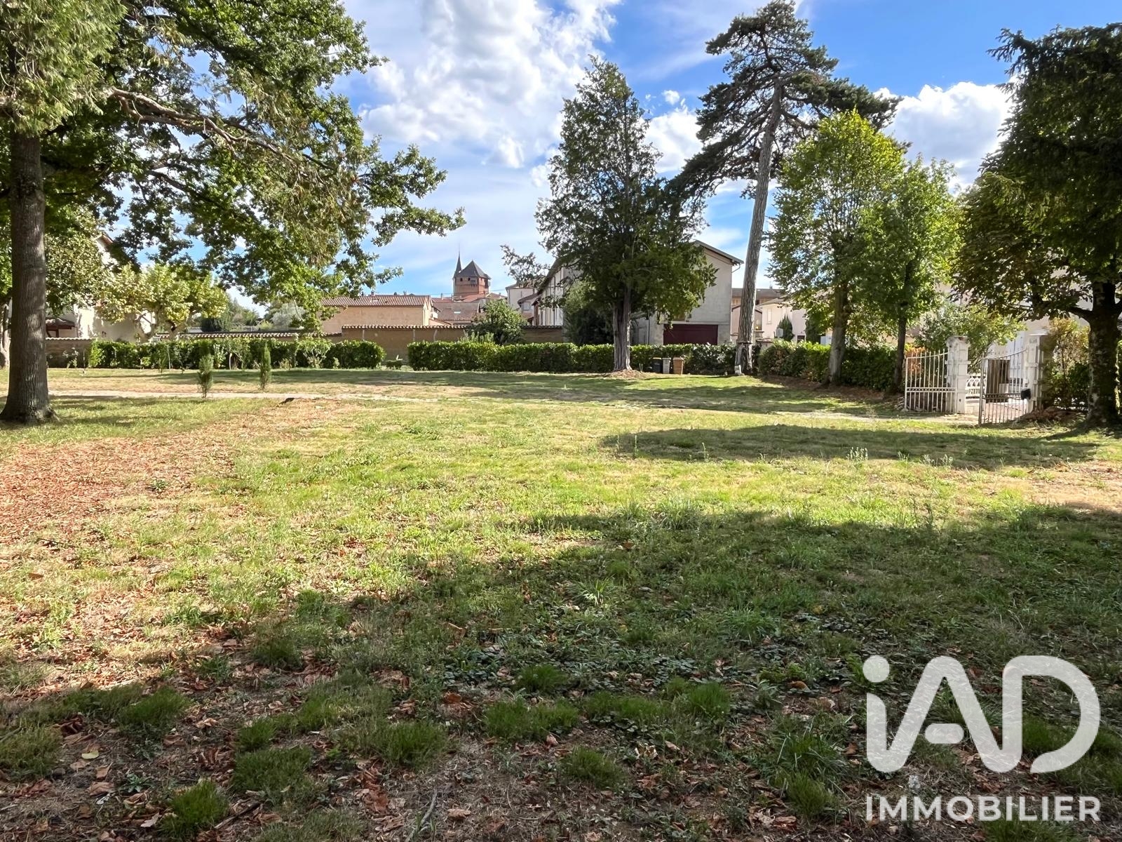 Terrain à vendre à Ambérieux-en-Dombes — 169 000 € — IAD France