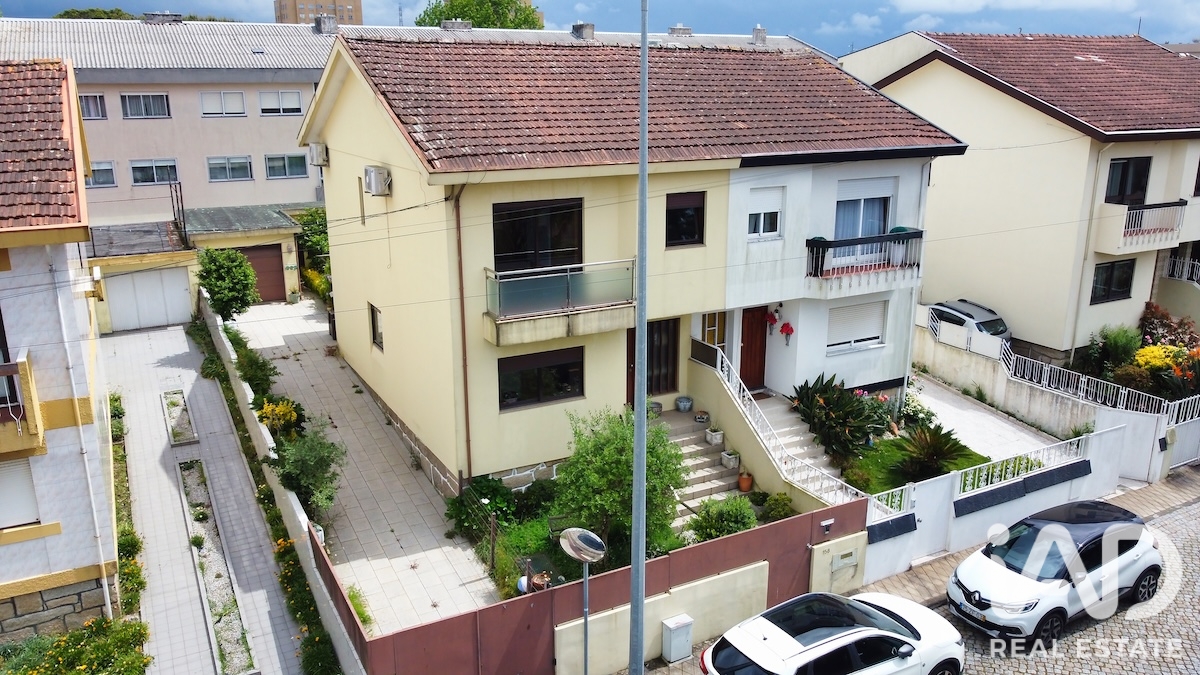 Moradia T3 à venda em Maia, €420.000
