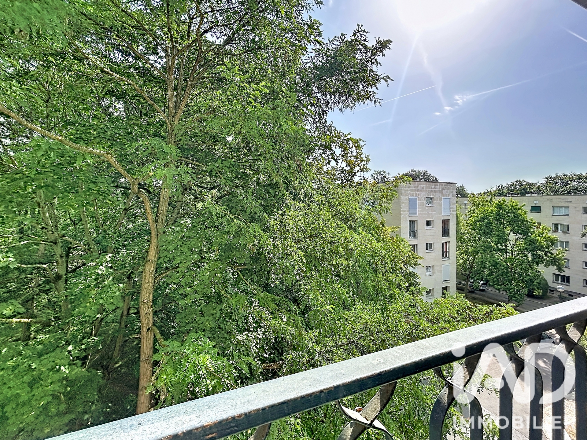 Appartement à vendre à Ville-d'Avray — 399 000 € — IAD France