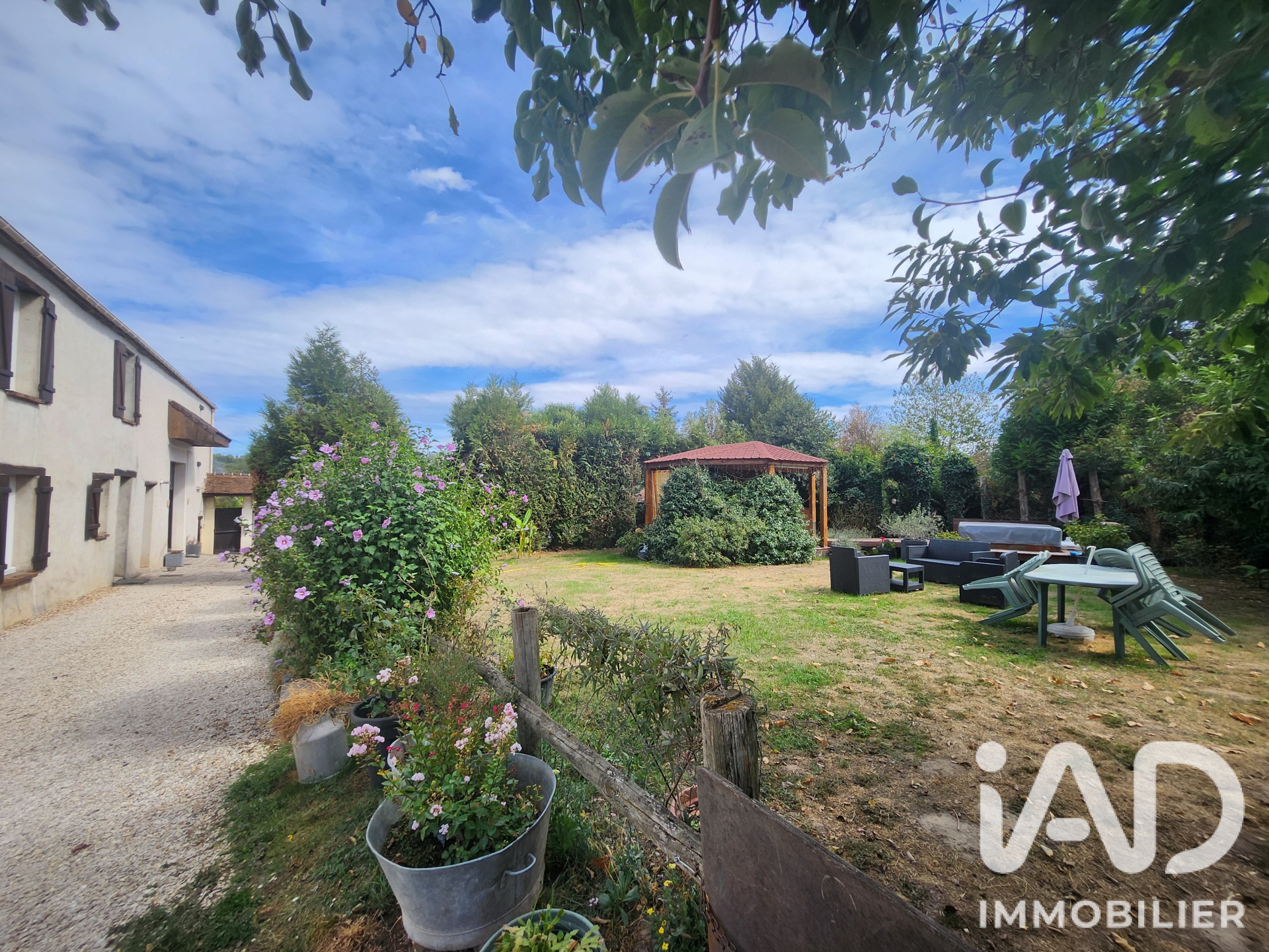 Maison à vendre à Fontenay-lès-Briis — 845 000 € — IAD France