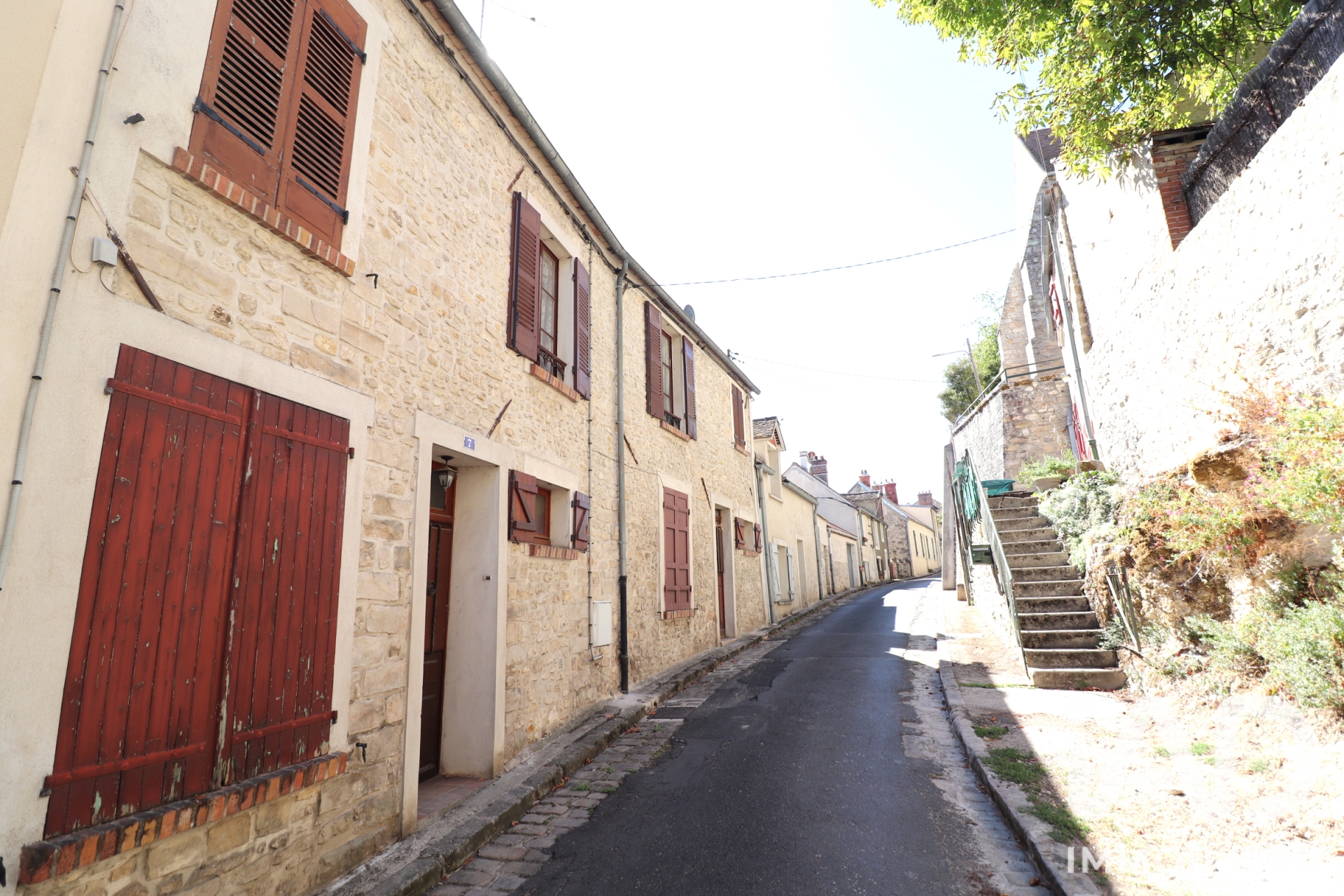Maison à vendre à Montigny-sur-Loing — 262 000 € — IAD France