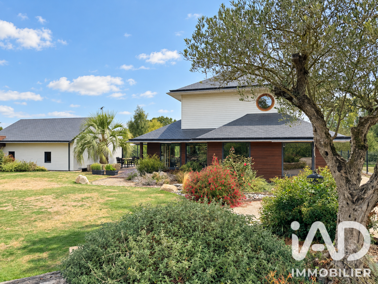 Maison à vendre à Landéhen — 409 600 € — IAD France