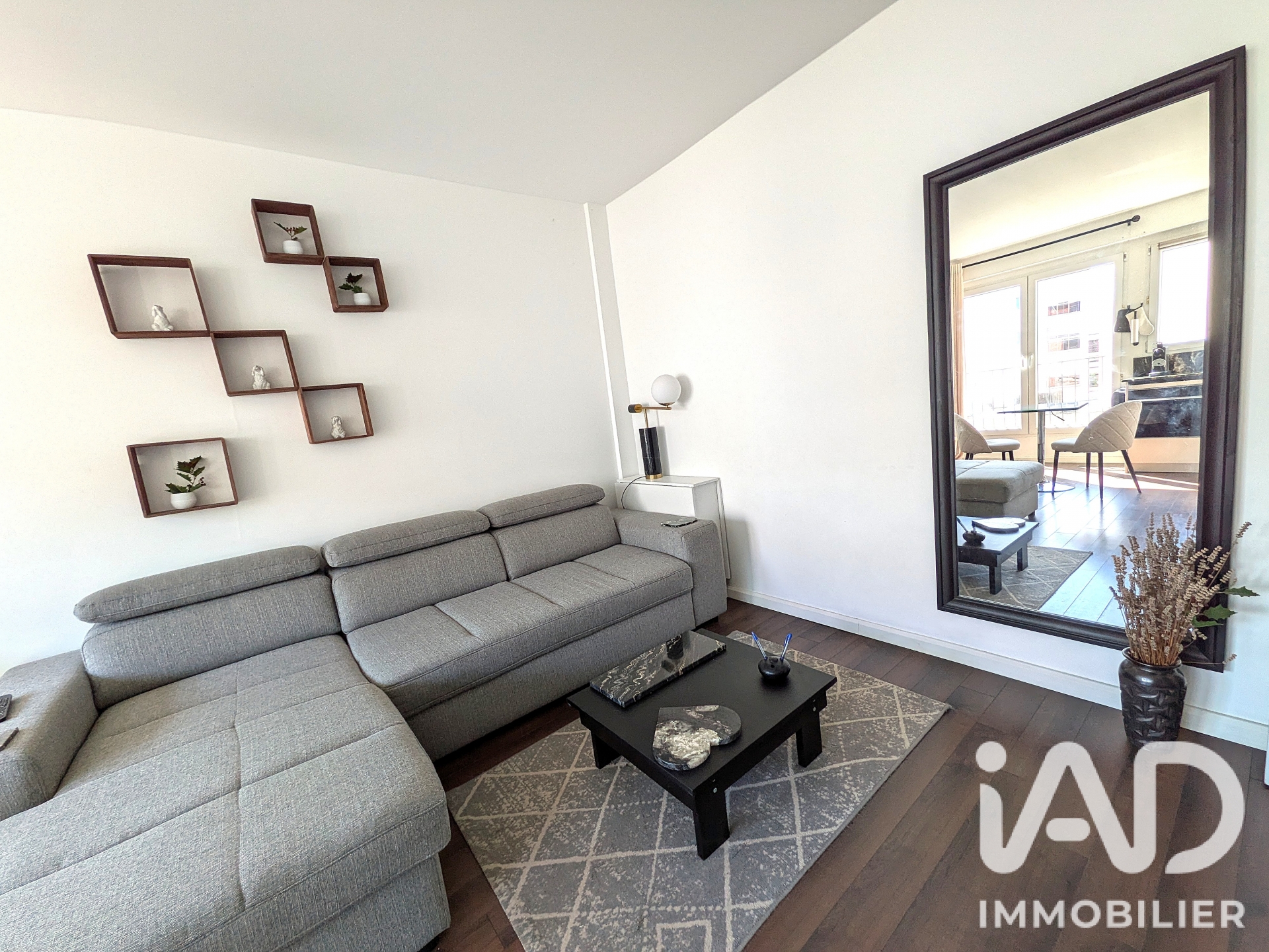 Appartement à vendre à Boulogne-Billancourt — 429 000 € — IAD France