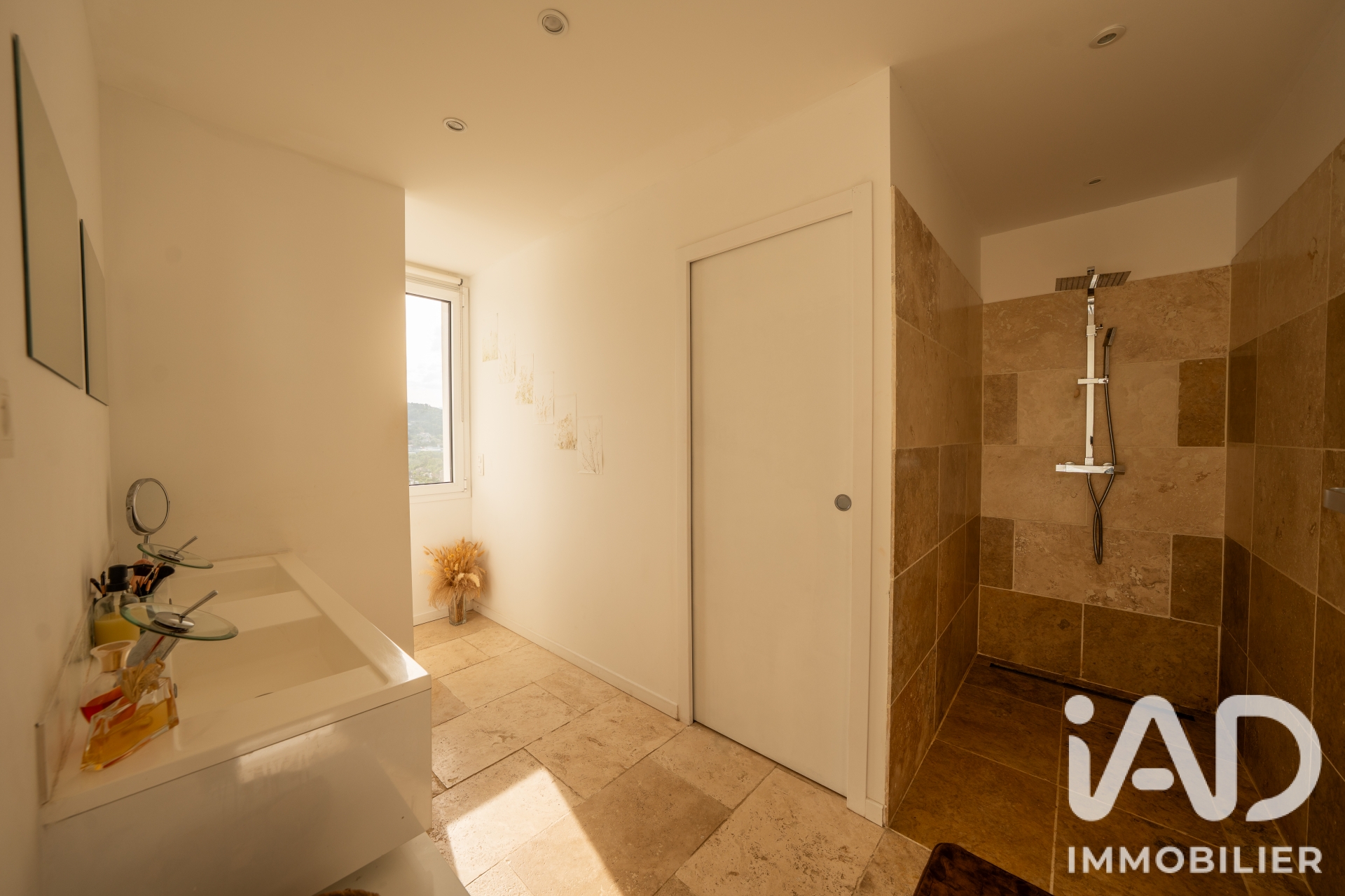 Vente maison à Ucel (07200) : maison d'architecte 5 pièces 233 m² - 2088224 — 17
