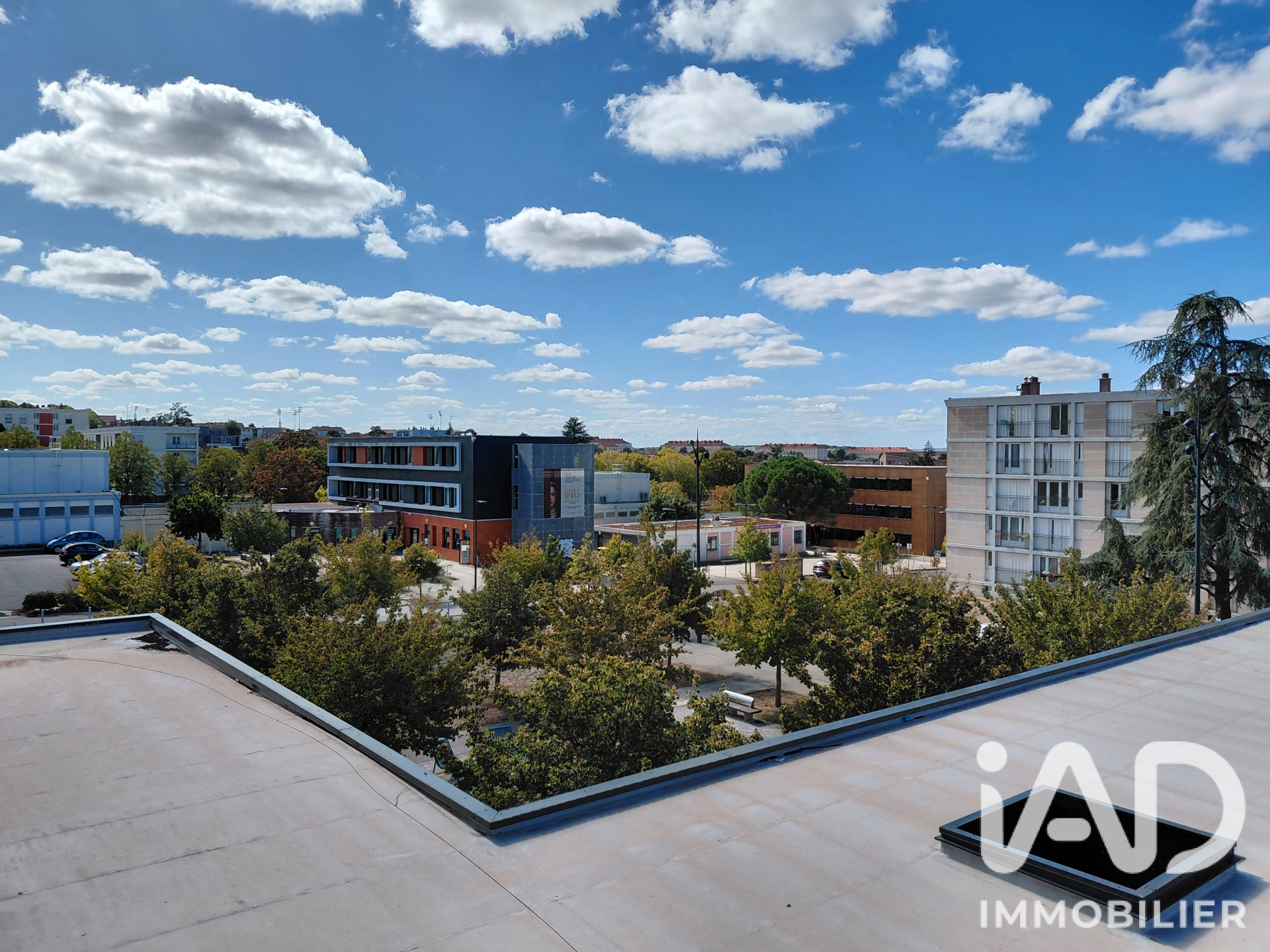 Appartement à vendre à Soyaux — 60 000 € — IAD France