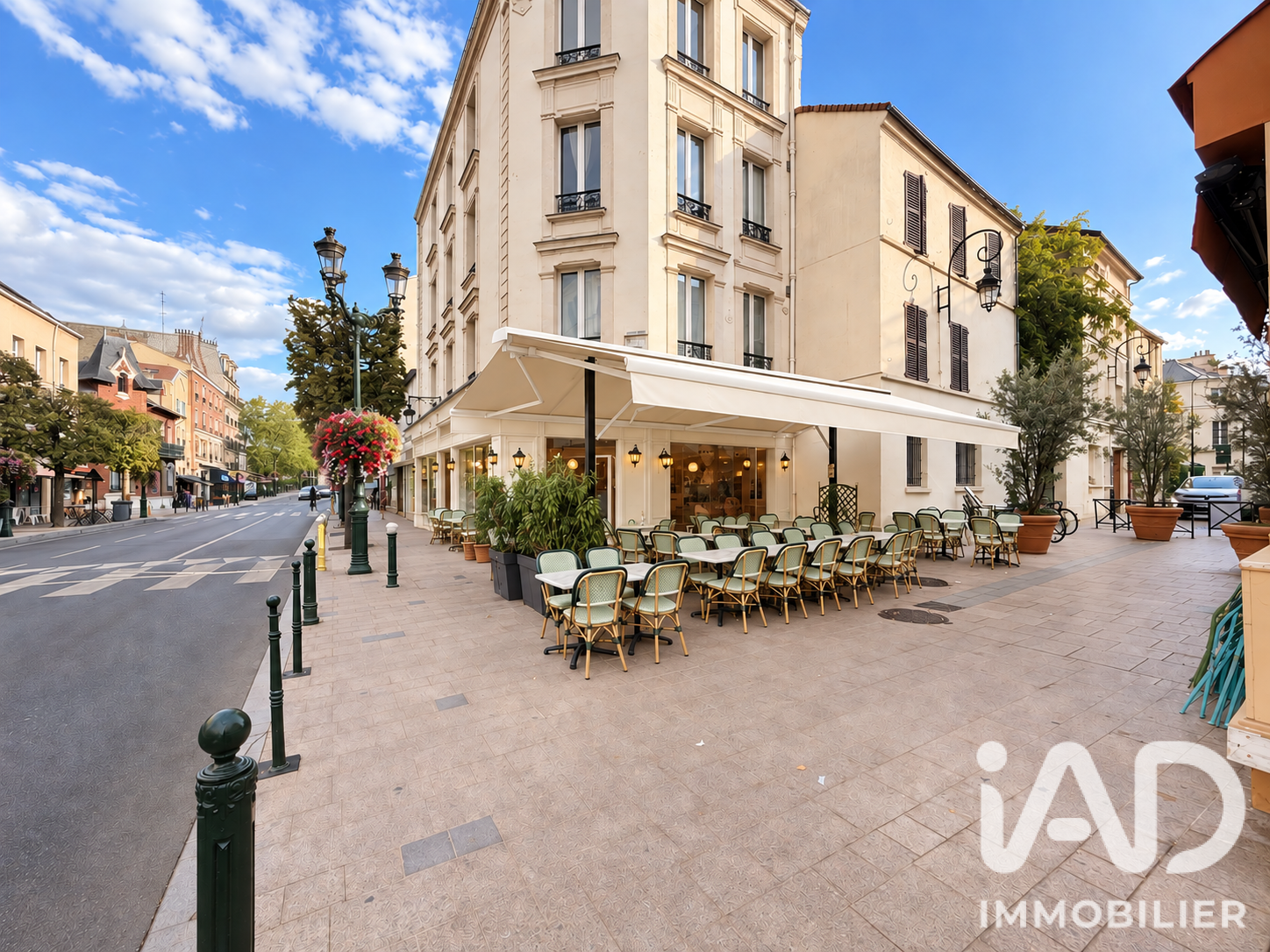 Commerce à vendre à Puteaux — 2 100 000 € — IAD France