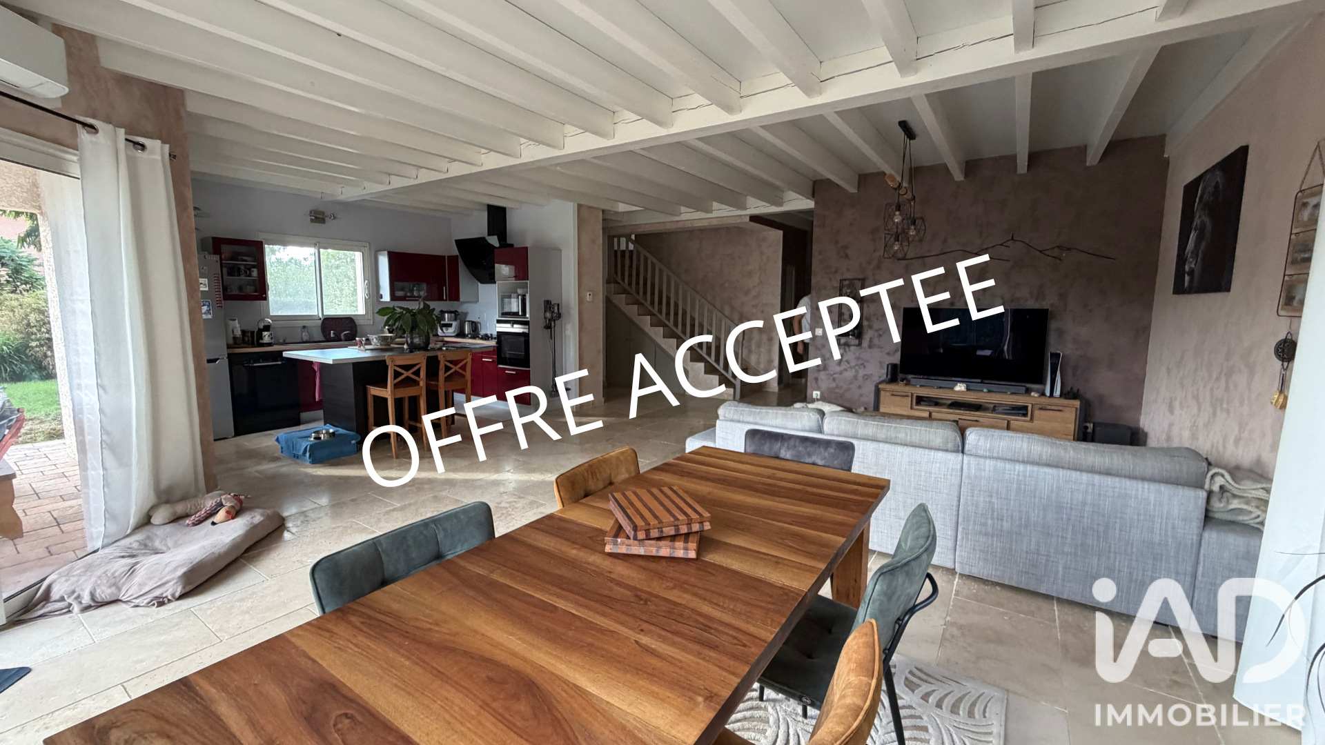 Maison à vendre à Mirefleurs — 380 000 € — IAD France