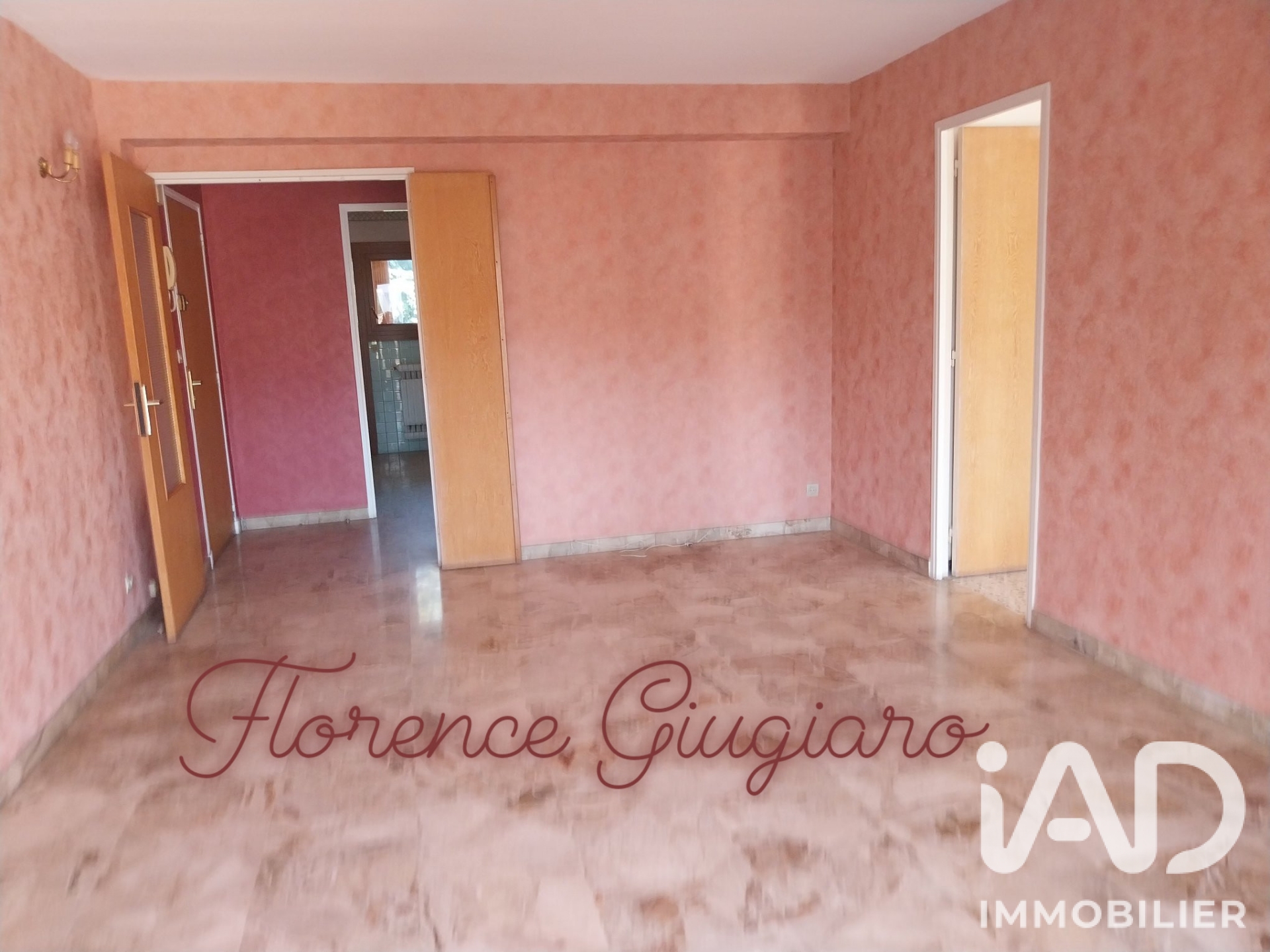 Appartement à vendre à Sanary-sur-Mer — 466 000 € — IAD France