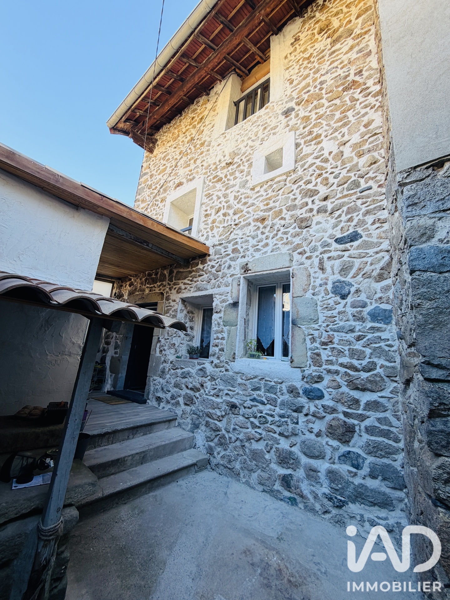 Maison à vendre à Vals-les-Bains — 196 000 € — IAD France