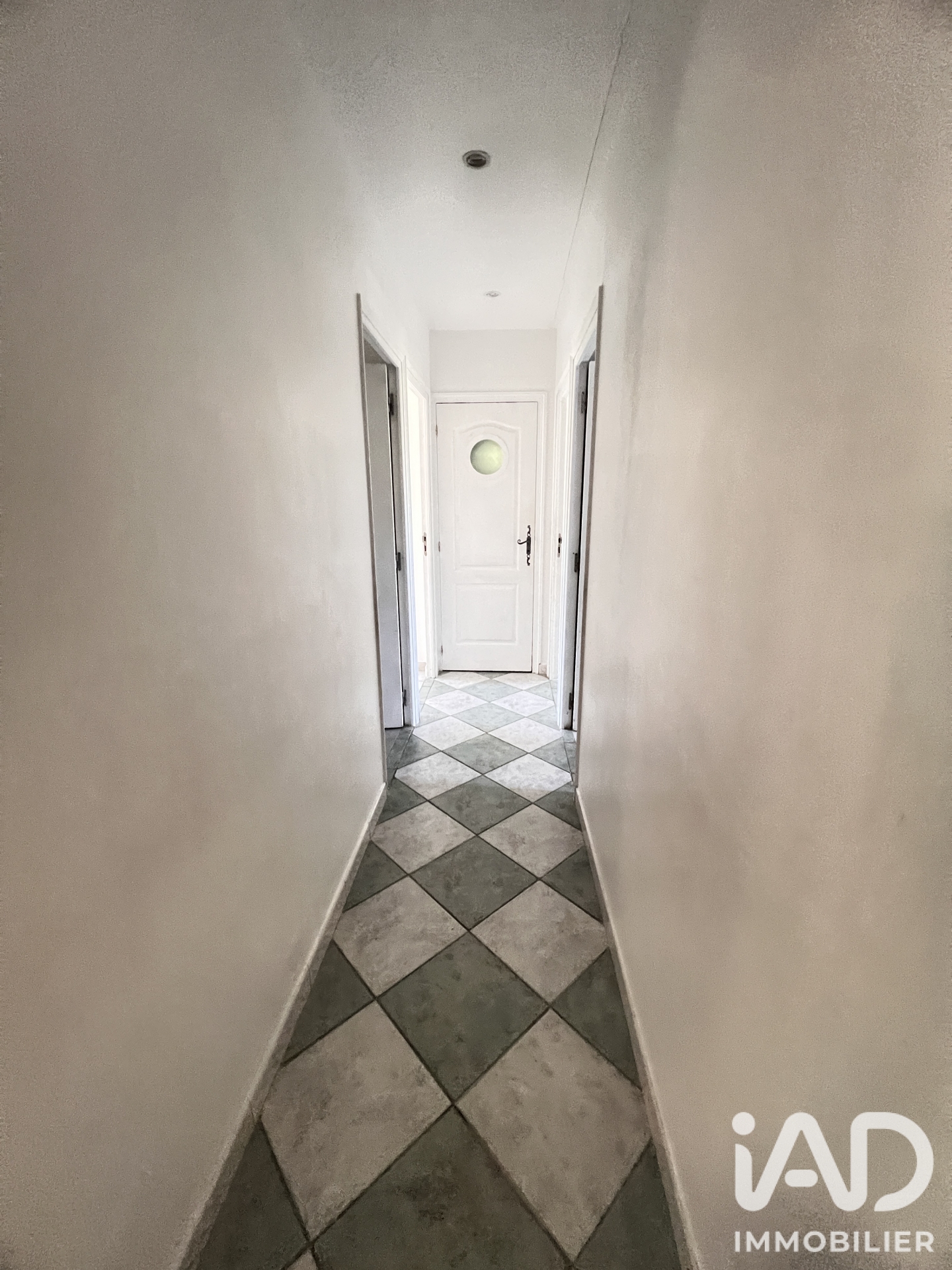 Vente maison à Saint-Maximin-la-Sainte-Baume (83470) : maison traditionnelle 6 pièces 123 m² - 2110255 — 18