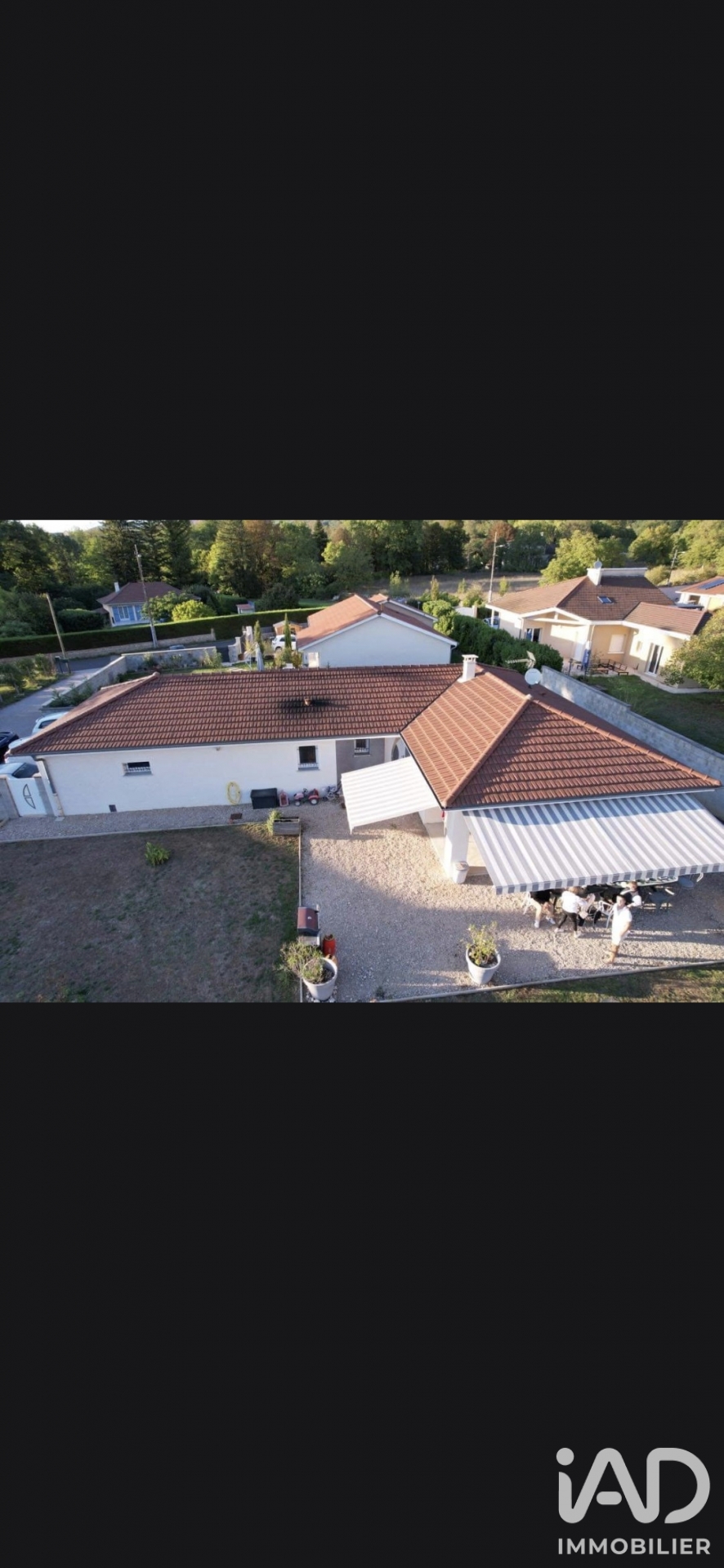 Maison à vendre à Villebois — 349 000 € — IAD France