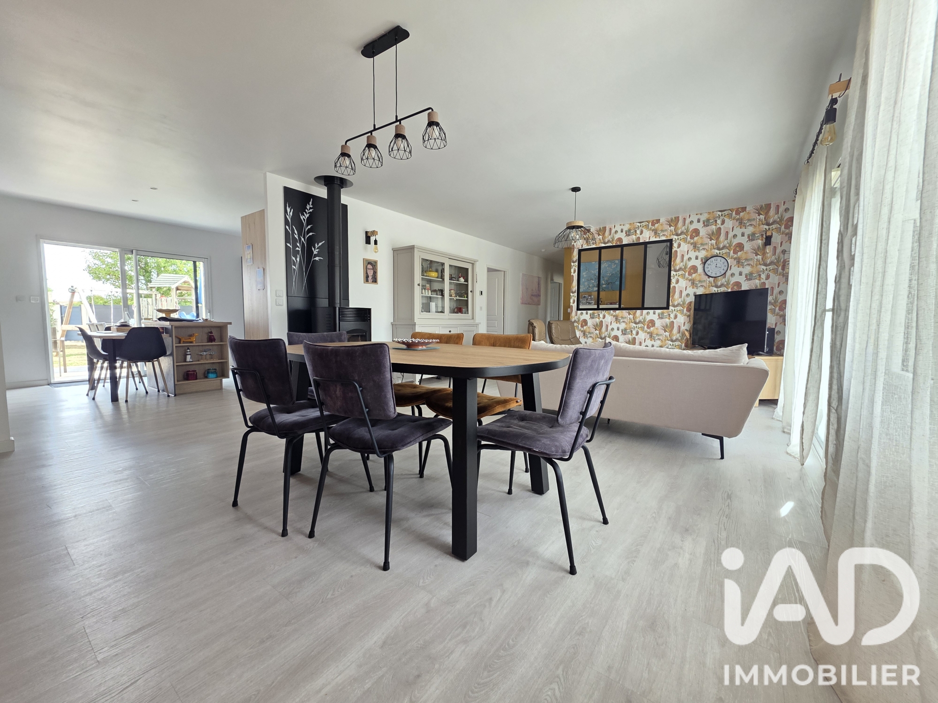 Maison à vendre à Vergeroux — 399 500 € — IAD France