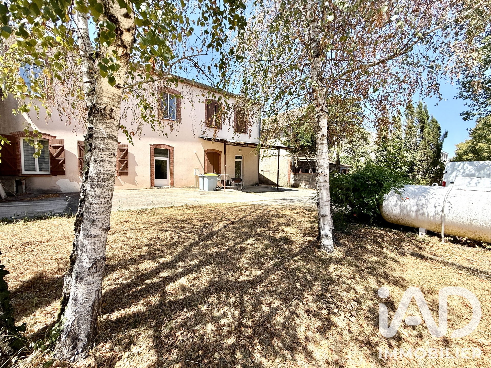 Immeuble à vendre à Tanus — 239 000 € — IAD France