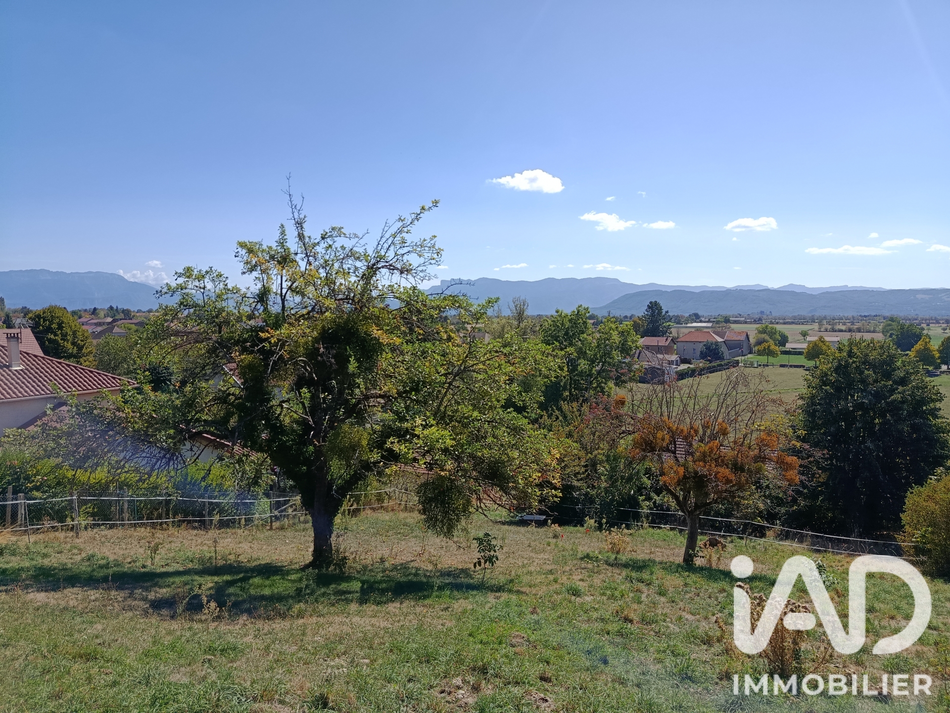 Terrain à vendre à Colombe — 200 000 € — IAD France
