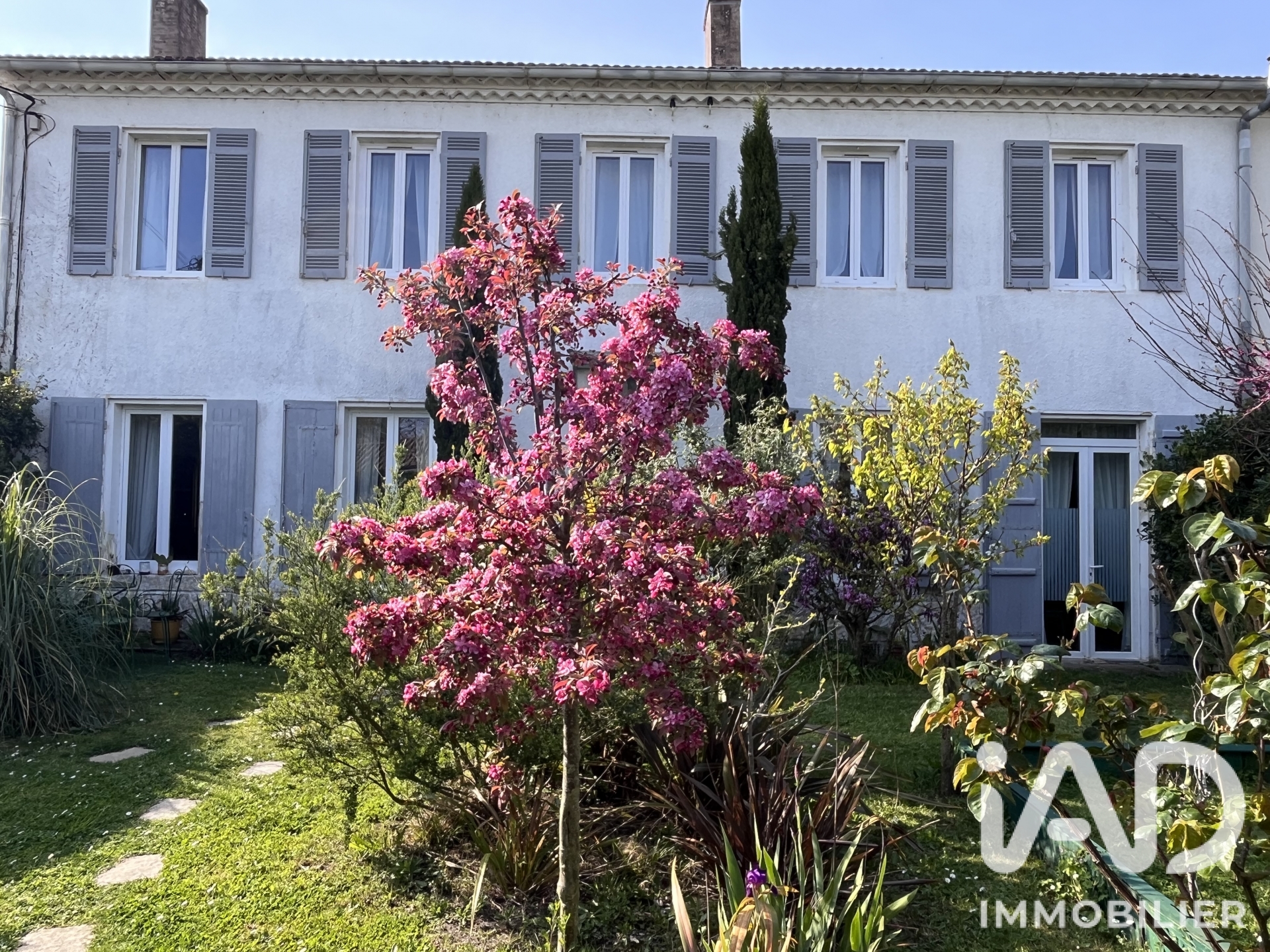 Maison à vendre à Queyrac — 396 000 € — IAD France