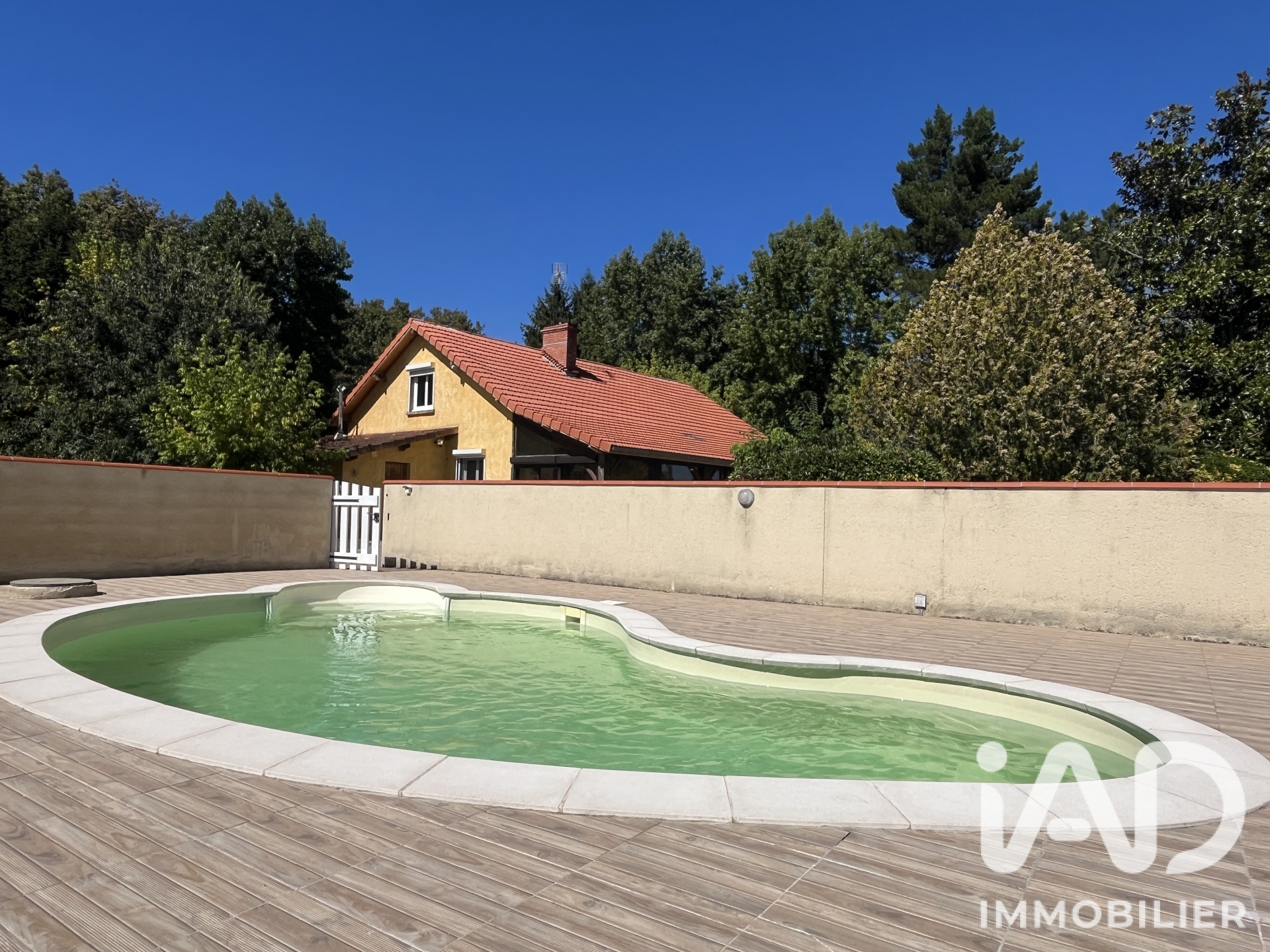 Maison à vendre à Herré — 239 000 € — IAD France