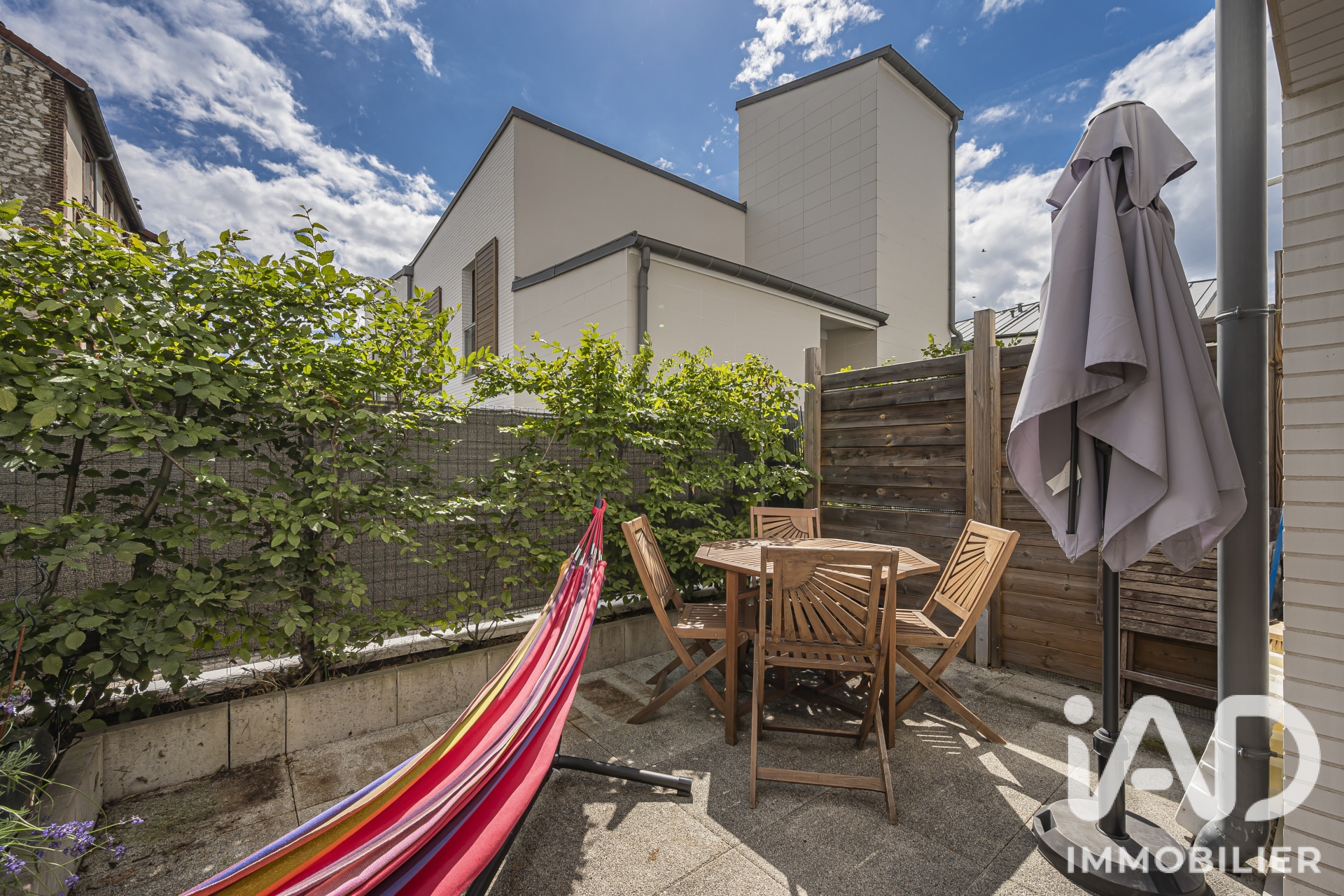 Appartement à vendre à Bois-Colombes — 400 000 € — IAD France