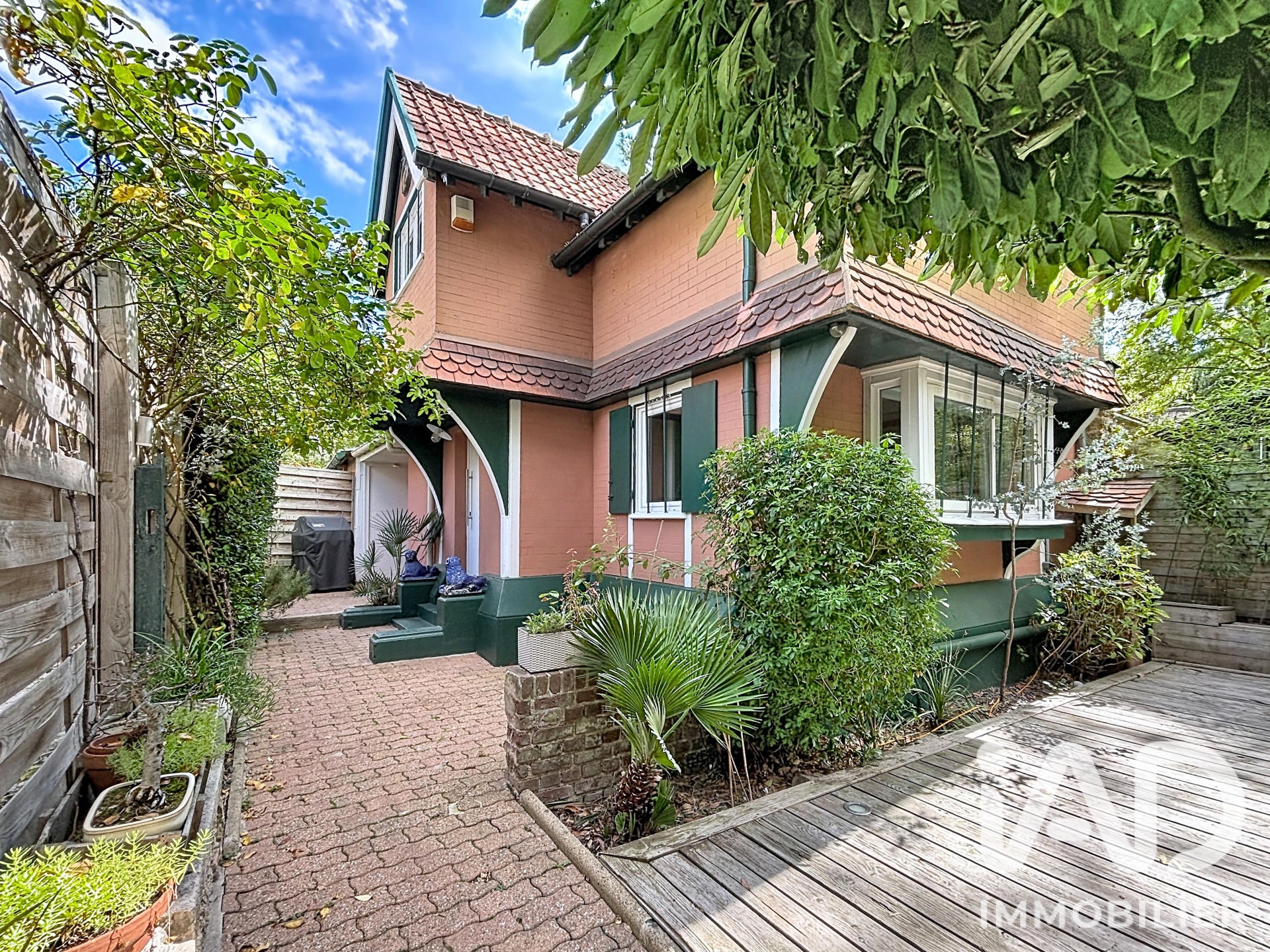 Maison à vendre à Vaucresson — 445 000 € — IAD France