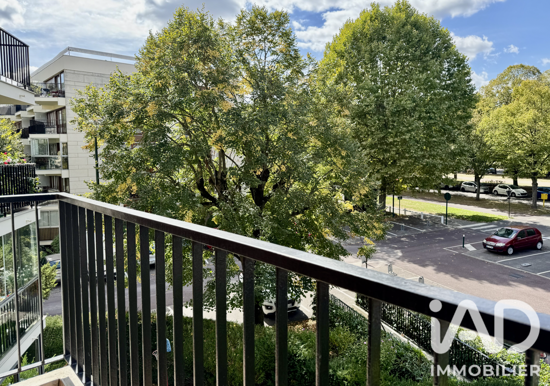 Appartement à vendre à Le Chesnay — 163 000 € — IAD France