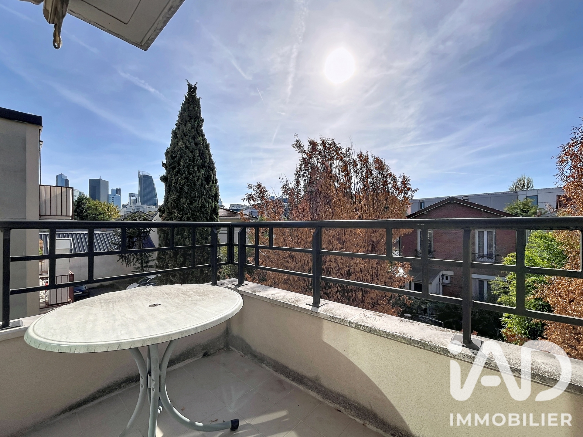 Appartement à vendre à La Garenne-Colombes — 625 000 € — IAD France