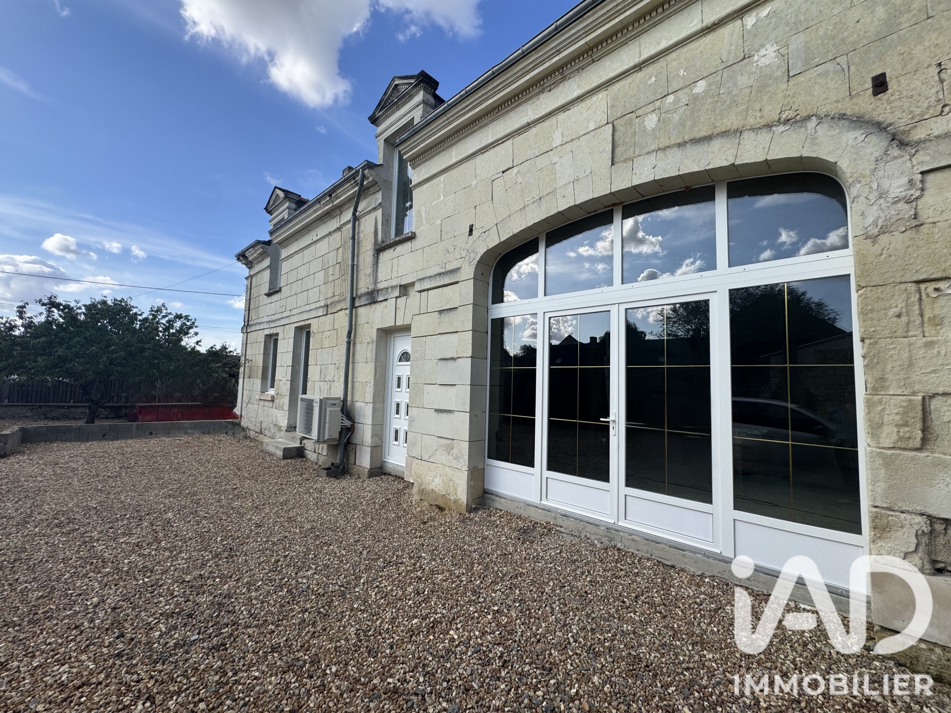 Maison à vendre à Savigny-en-Véron — 249 000 € — IAD France