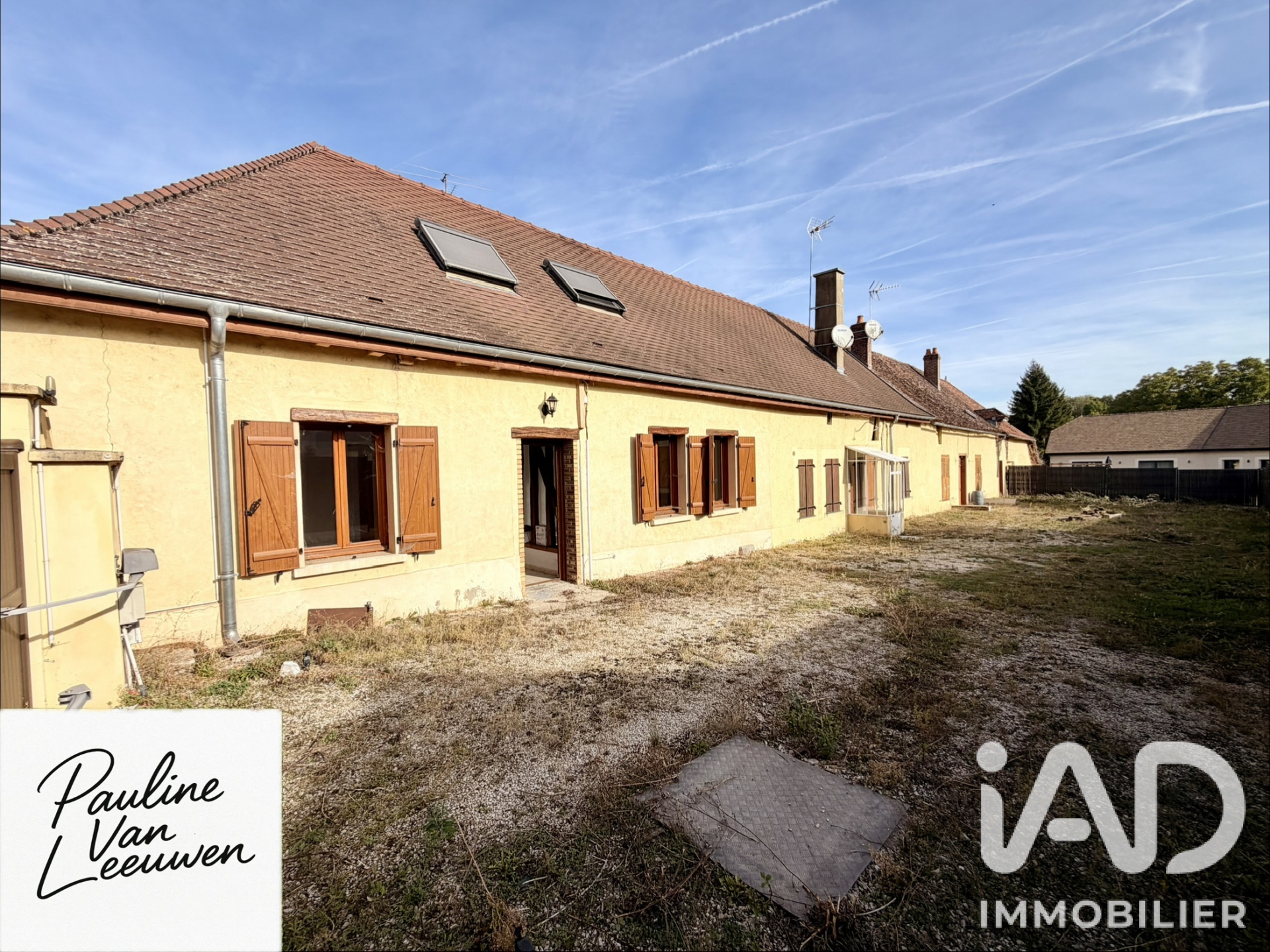 Immeuble à vendre à Saint-Parres-lès-Vaudes — 149 500 € — IAD France