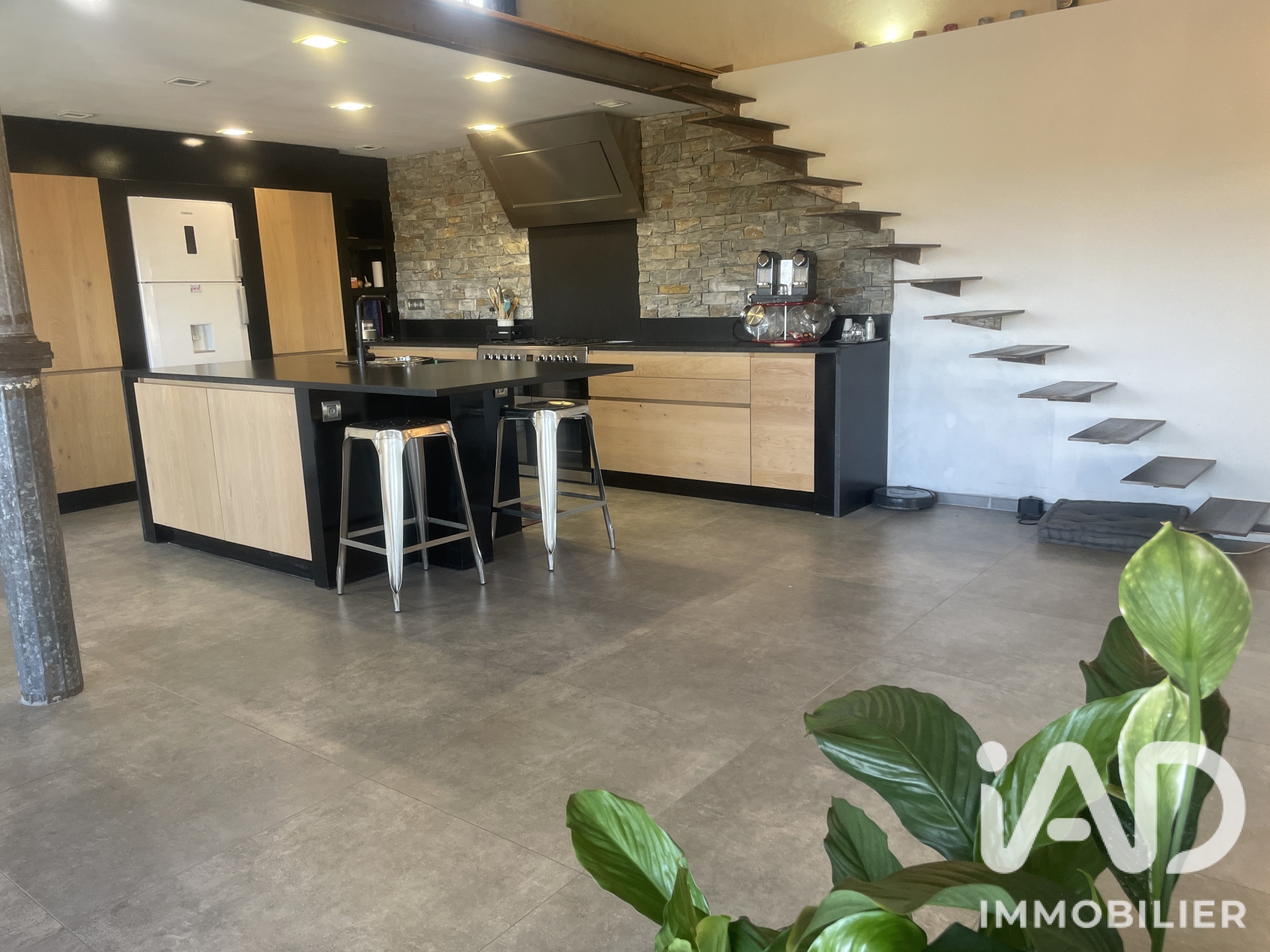 Maison à vendre à Saint-André-de-Cruzières — 473 000 € — IAD France