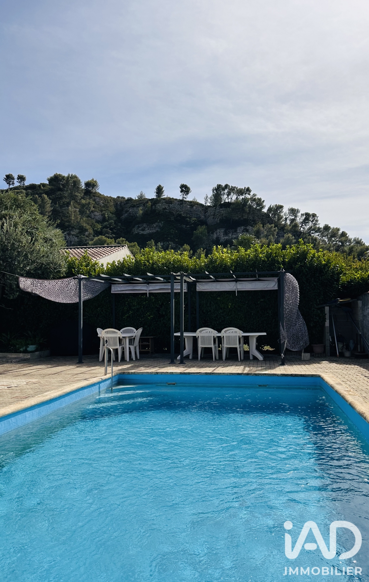 Maison à vendre à Boulbon — 340 000 € — IAD France