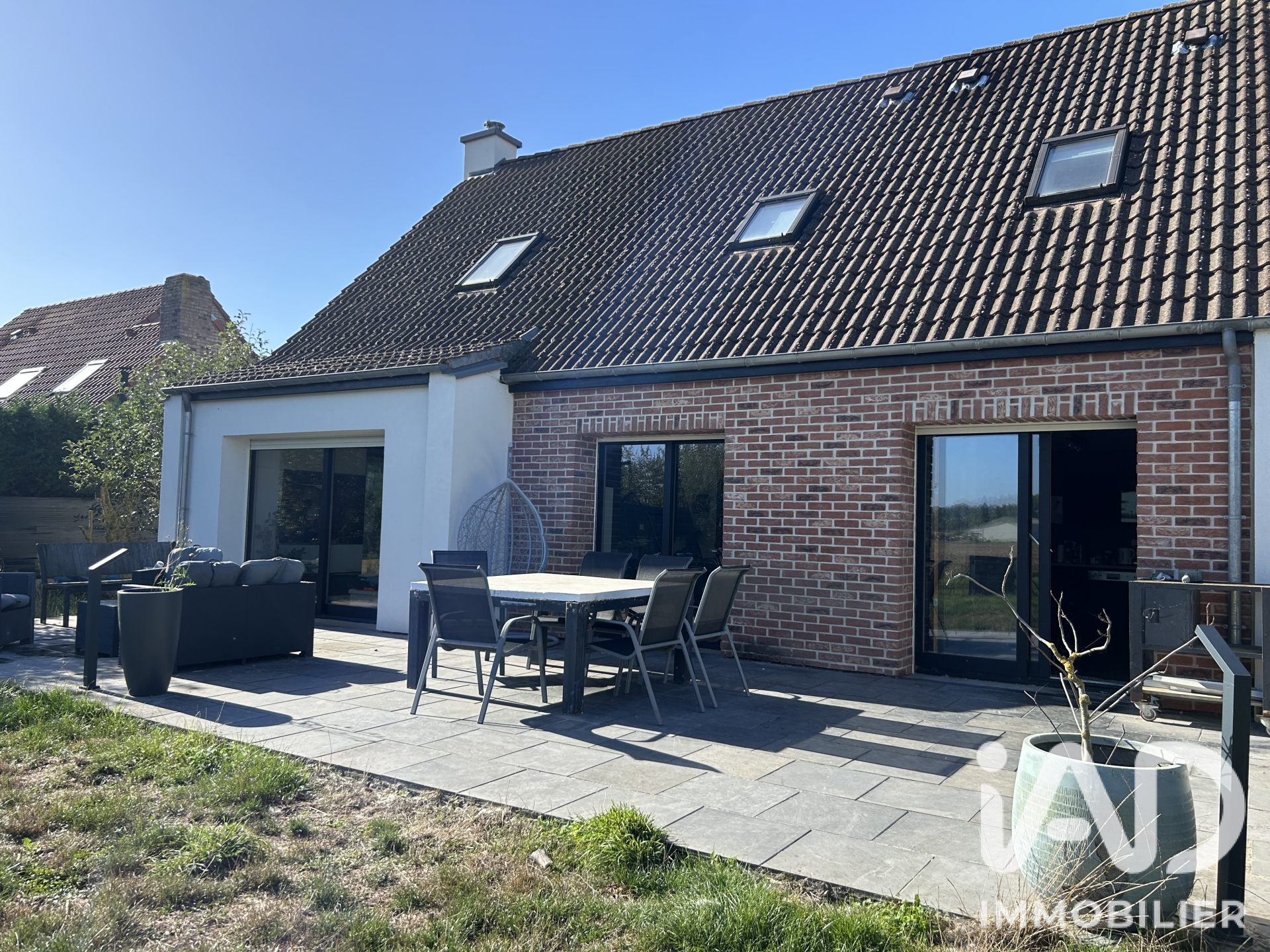 Maison à vendre à Lorgies — 399 000 € — IAD France