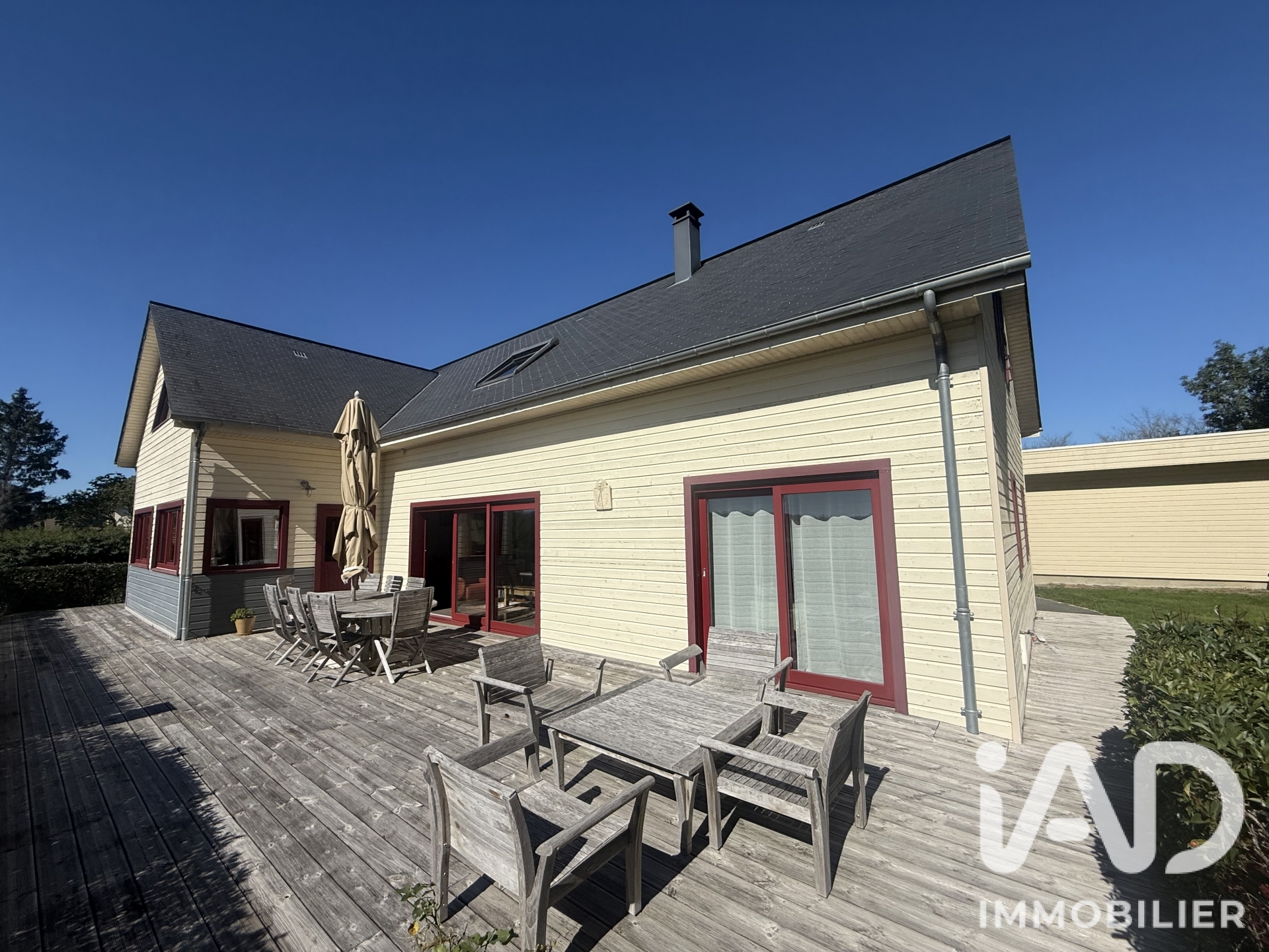 Maison à vendre à Lisieux — 500 000 € — IAD France