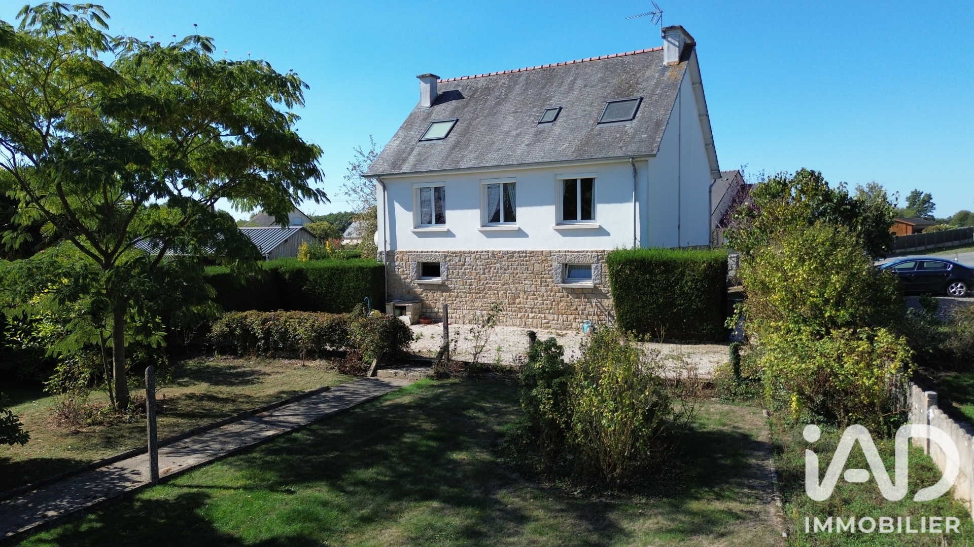 Maison à vendre à Saint-Hélen — 234 000 € — IAD France