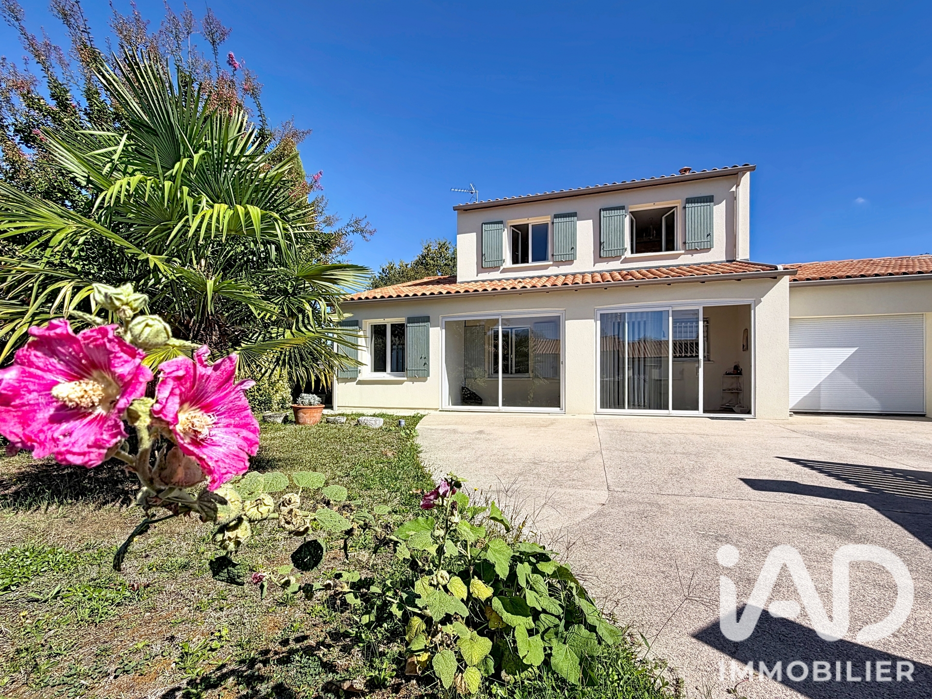 Maison à vendre à Saintes — 310 000 € — IAD France