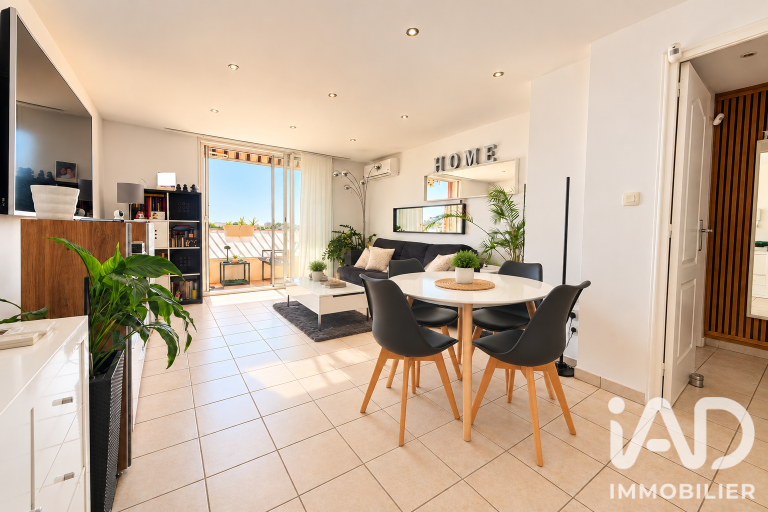 Appartement à vendre à Sanary-sur-Mer — 292 000 € — IAD France