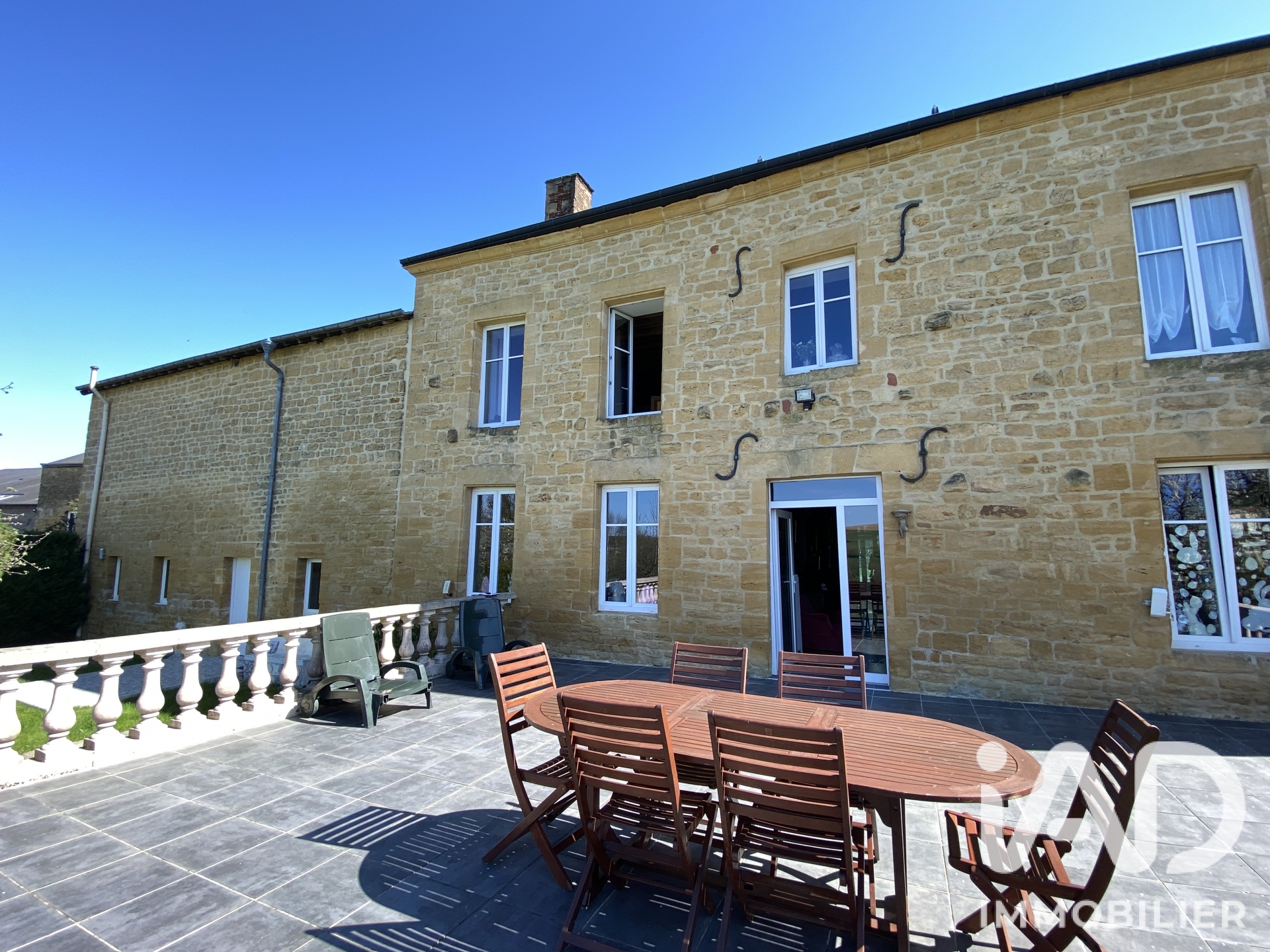 Maison à vendre à Saint-Marcel — 364 000 € — IAD France