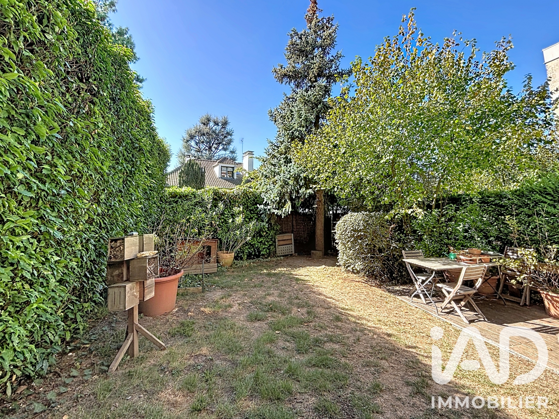 Appartement à vendre à Vaucresson — 325 000 € — IAD France