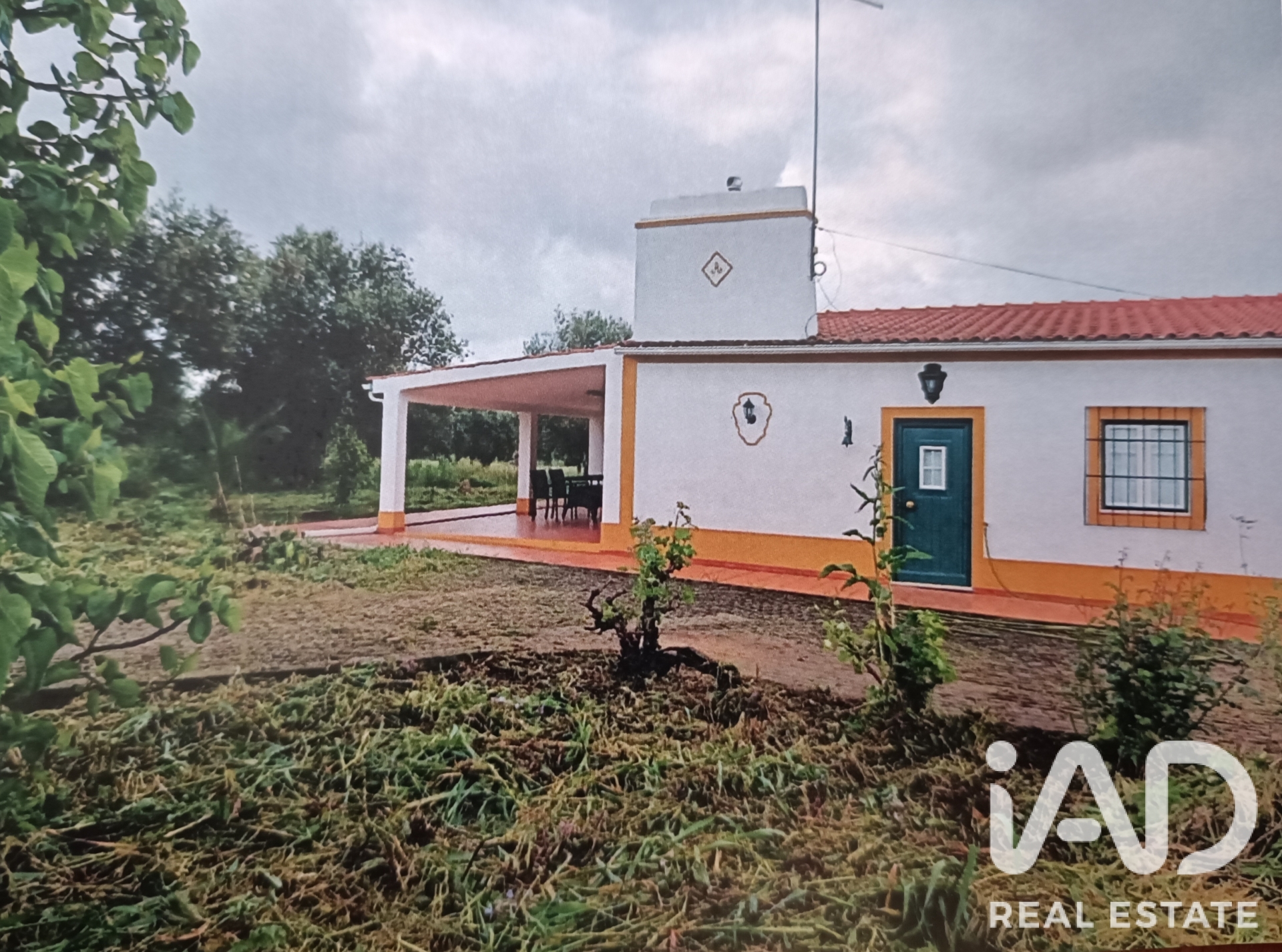 Moradia térrea  em Alcôrrego