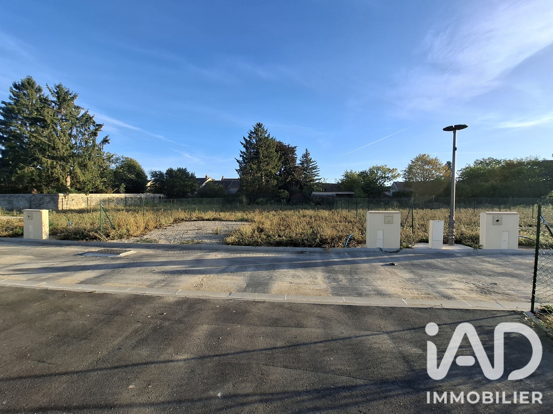 Terrain à vendre à MACHAULT — 100 000 € — IAD France