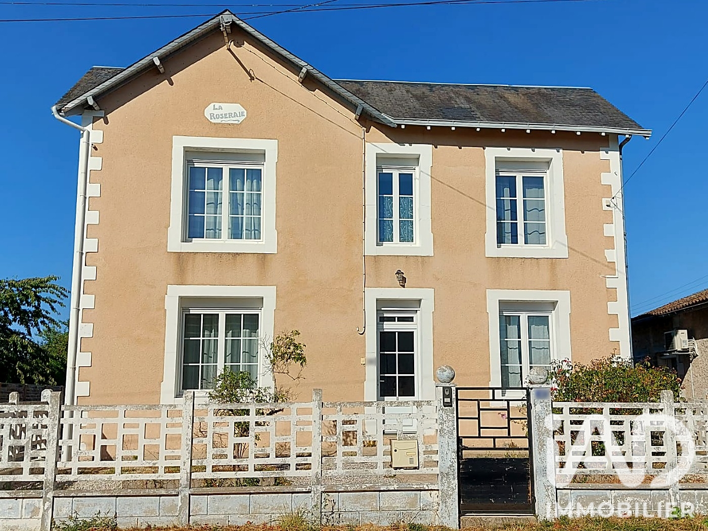 Maison à vendre à Vasles — 179 000 € — IAD France