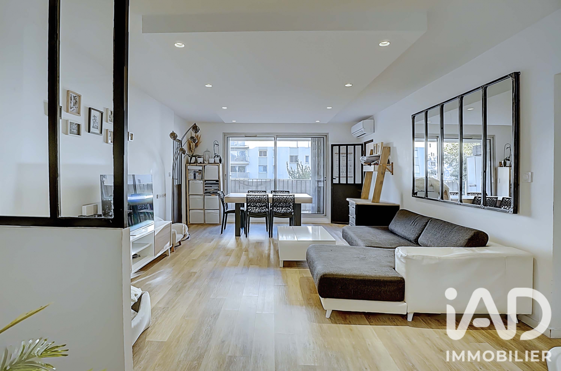 Appartement à vendre à Oullins — 279 900 € — IAD France