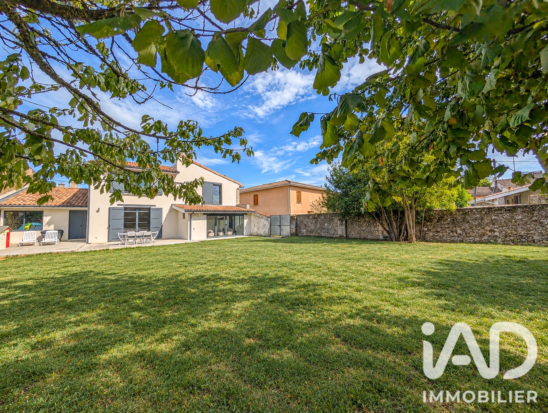 Maison à vendre à Castelnau-de-Médoc — 575 000 € — IAD France