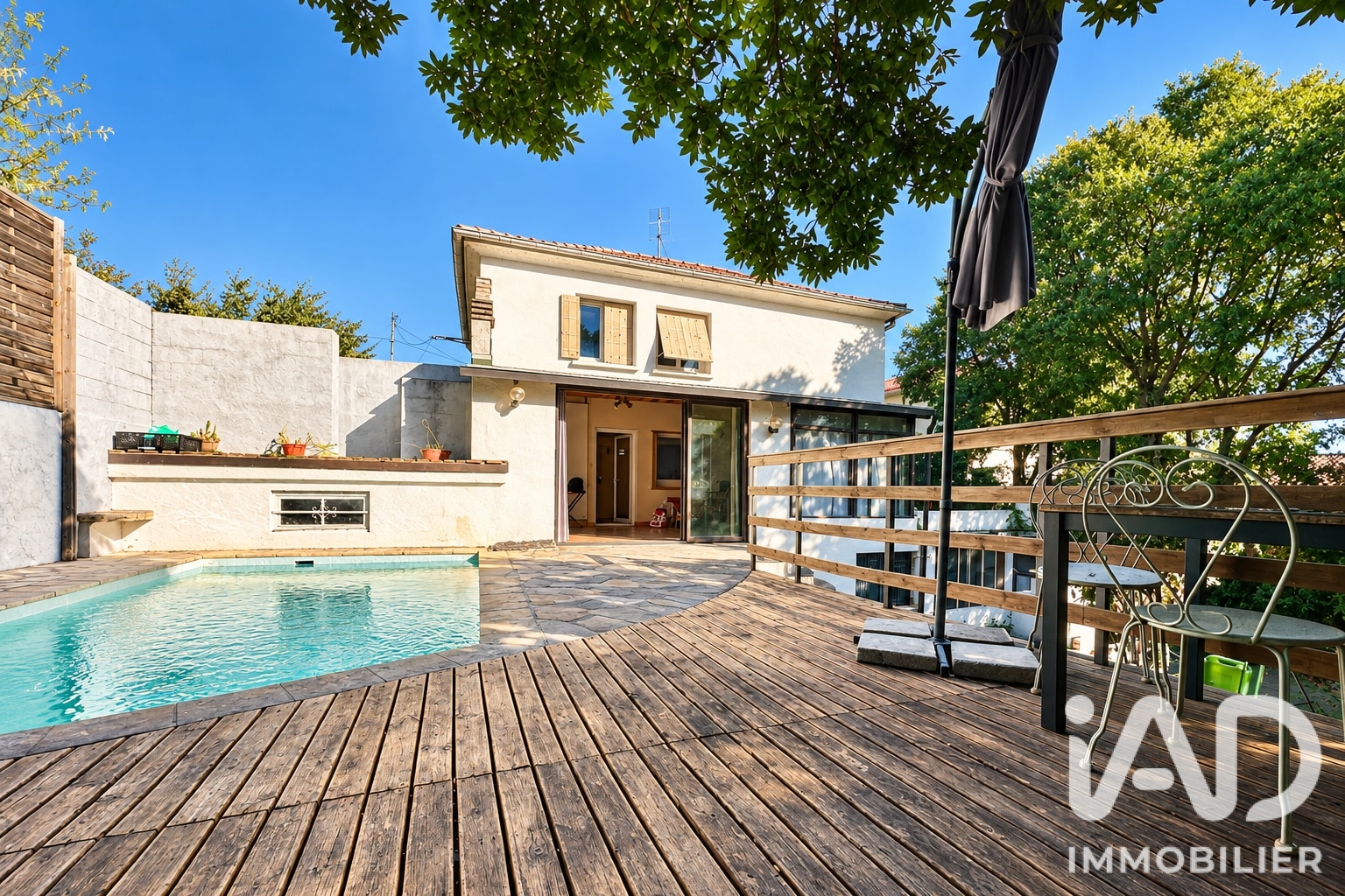 Maison à vendre à Nîmes — 319 000 € — IAD France