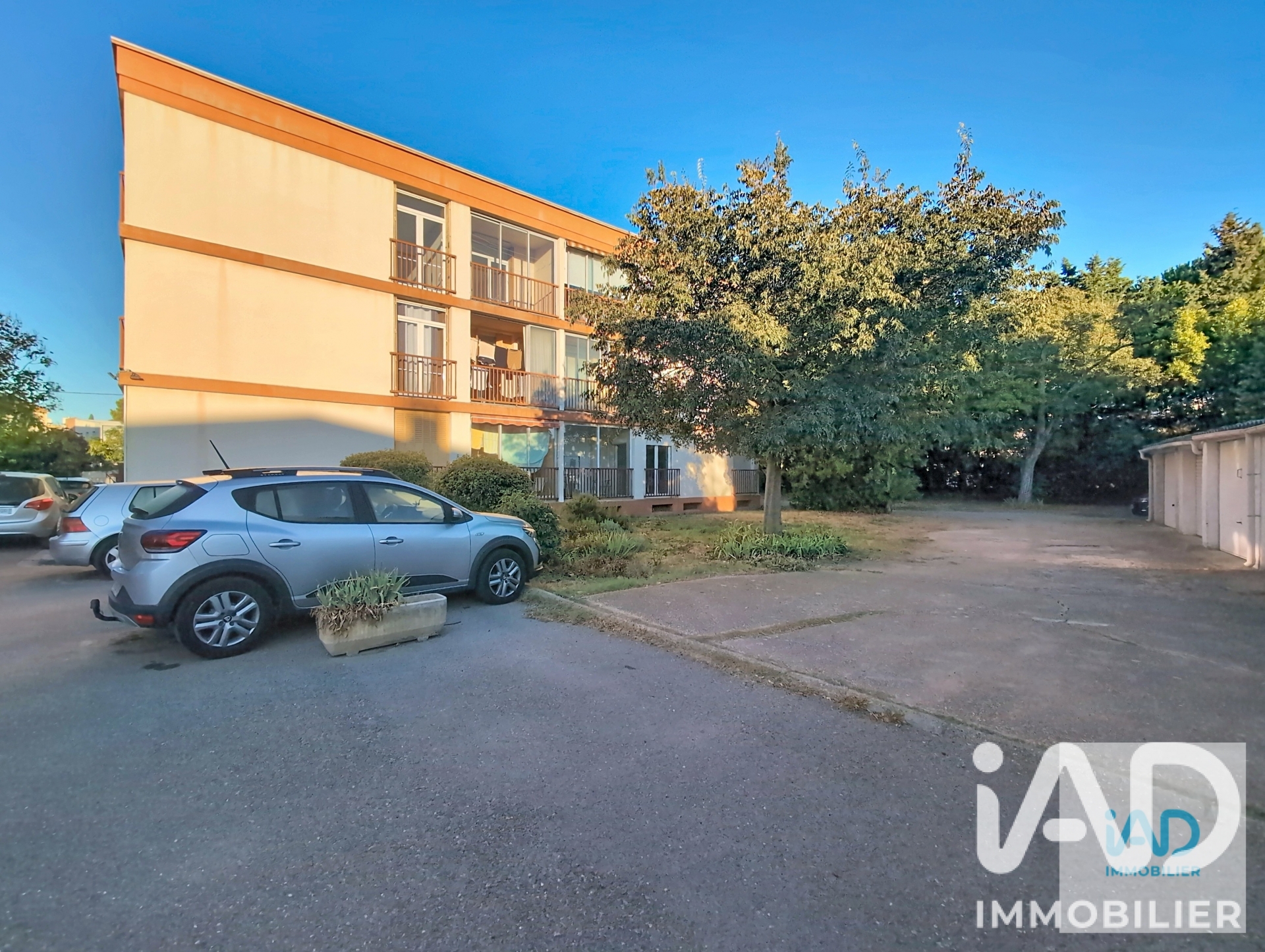 Appartement à vendre à NIMES — 70 000 € — IAD France