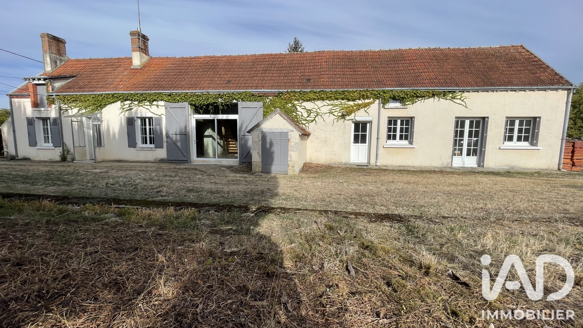 Maison à vendre à Lailly-en-Val — 300 000 € — IAD France